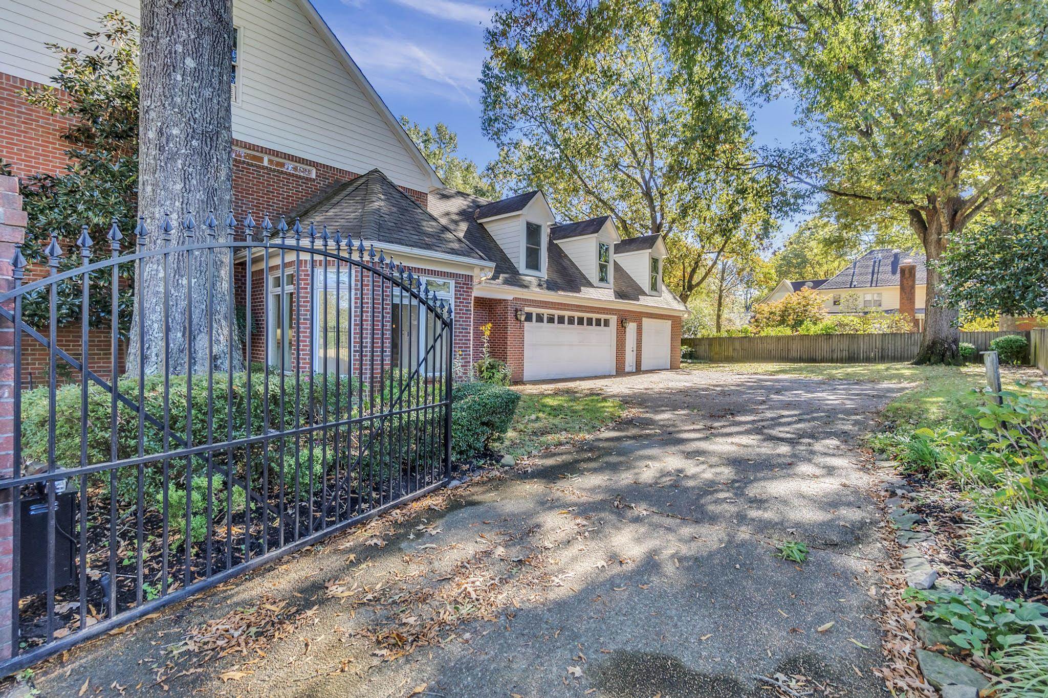 Germantown, Tennessee, 38139, United States, 6 Bedrooms Bedrooms, ,6 BathroomsBathrooms,Residential,For Sale,1987411