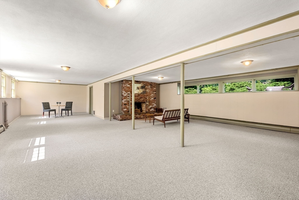 Weston, Massachusetts, 02493, United States, 4 Bedrooms Bedrooms, ,3 BathroomsBathrooms,Residential,For Sale,1838701