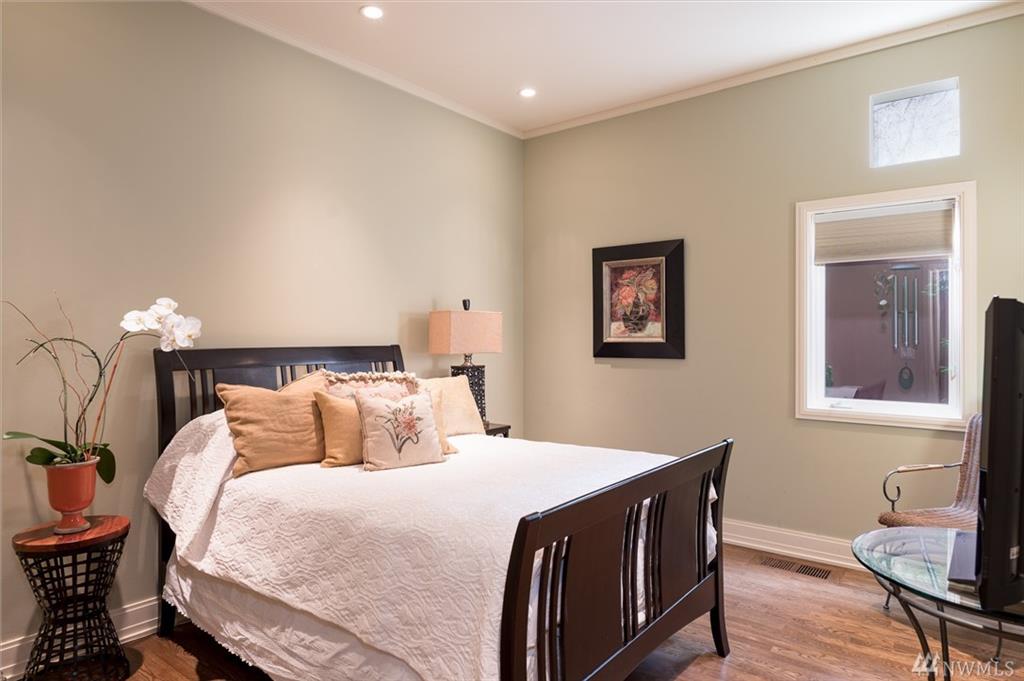 1956 Harvard Ave E 204, Seattle, Washington, 98102, United States, 2 Bedrooms Bedrooms, ,2 BathroomsBathrooms,Residential,For Sale,1956 Harvard Ave E 204,1446429