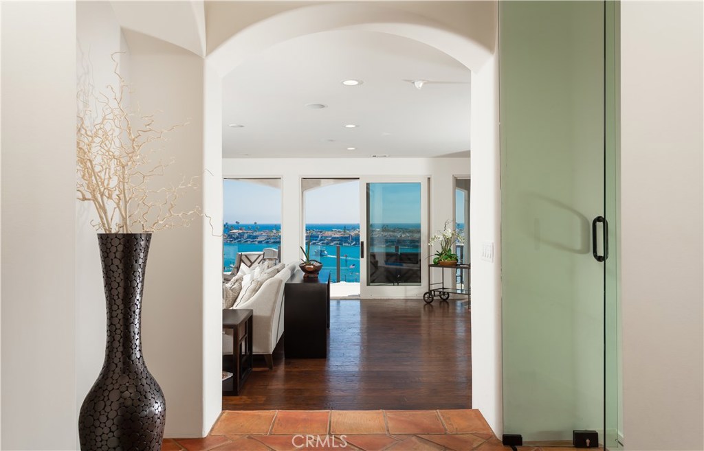 Corona del Mar, California, 92625, United States, 4 Bedrooms Bedrooms, ,4 BathroomsBathrooms,Residential,For Sale,1874360