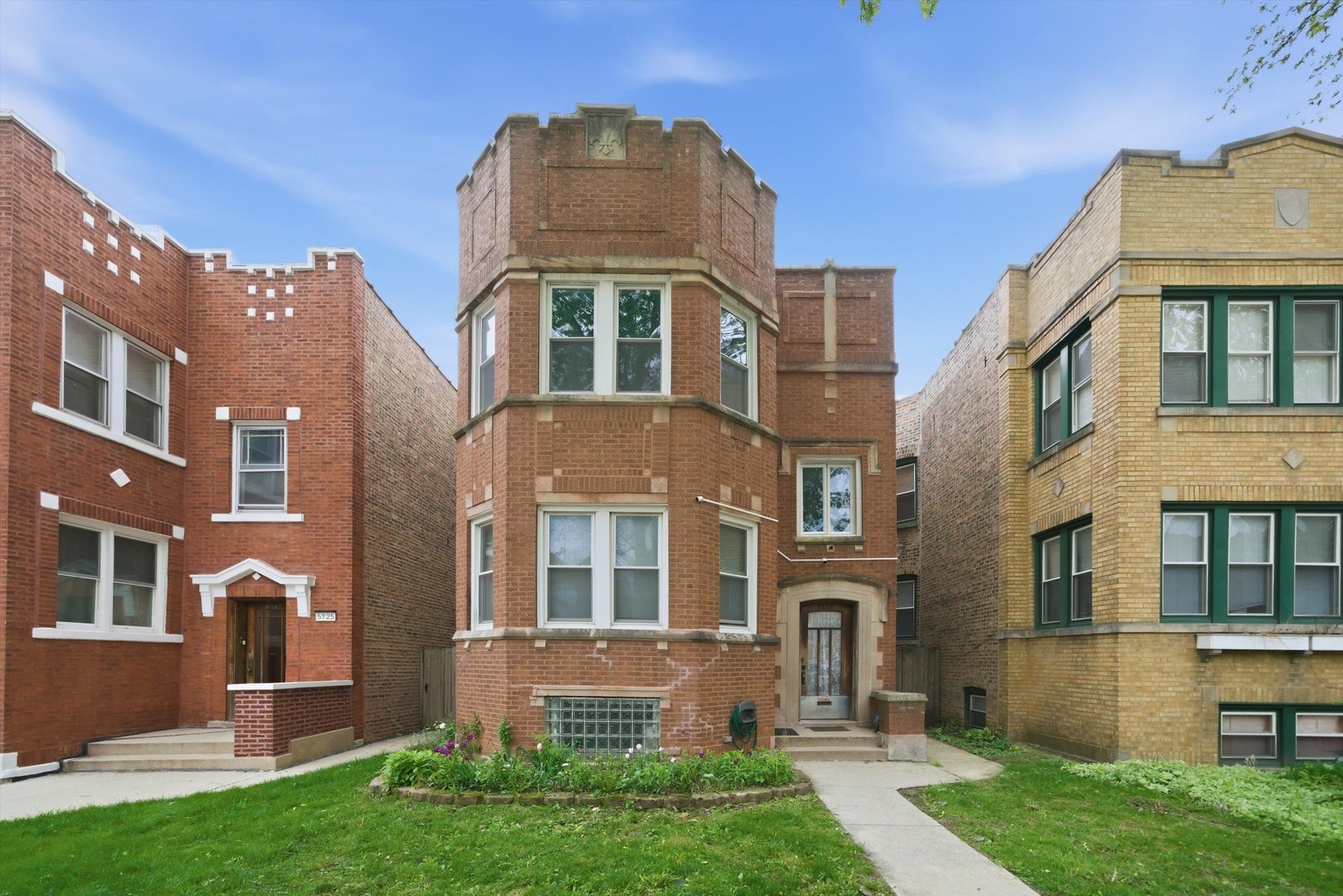 Chicago, Illinois, 60659, United States, 9 Bedrooms Bedrooms, ,Residential,For Sale,2040474