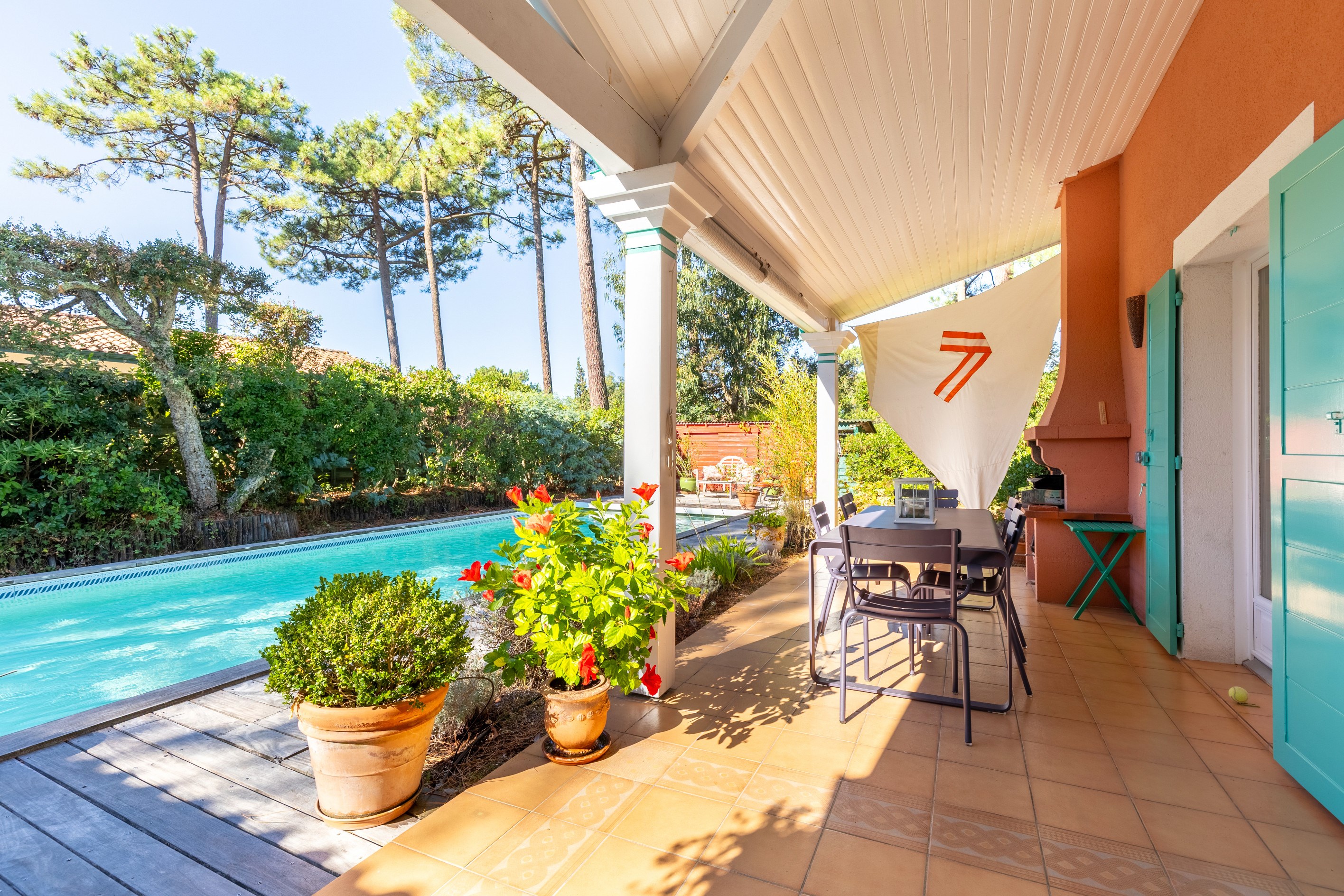  LES VALLONS DU FERRET – SINGLE-LEVEL HOUSE WITH SWIMMING POOL IN A QUIET LOCATI… - 物件實景