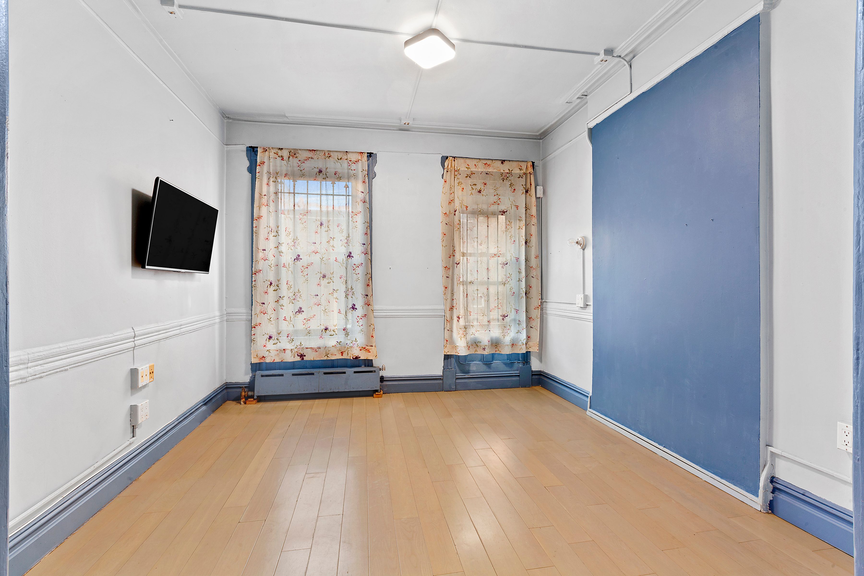 105 Thompson Street 14