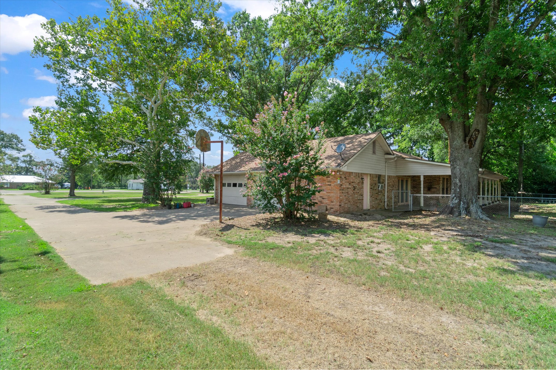 Canton, Texas, 75103, United States, 3 Bedrooms Bedrooms, ,2 BathroomsBathrooms,Residential,For Sale,1974992