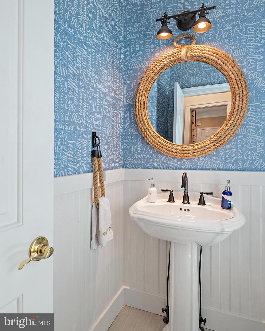 Annapolis, Maryland, 21403, United States, 4 Bedrooms Bedrooms, ,5 BathroomsBathrooms,Residential,For Sale,1927393