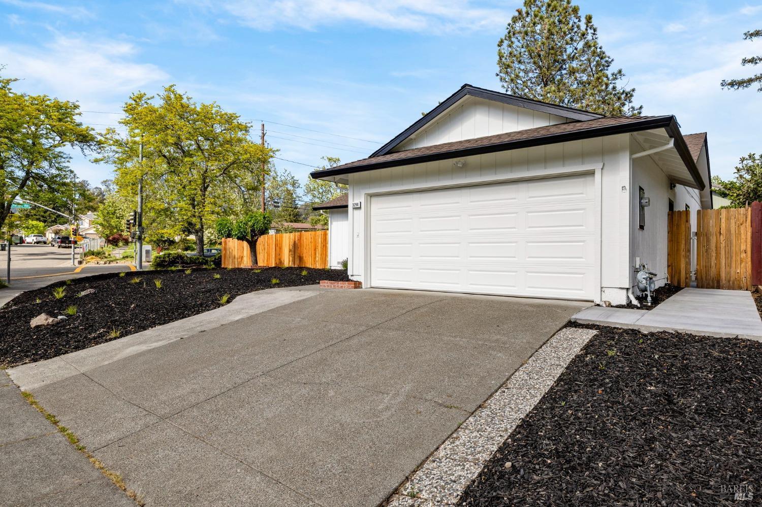 Santa Rosa, California, 95404, United States, 3 Bedrooms Bedrooms, ,2 BathroomsBathrooms,Residential,For Sale,1872467