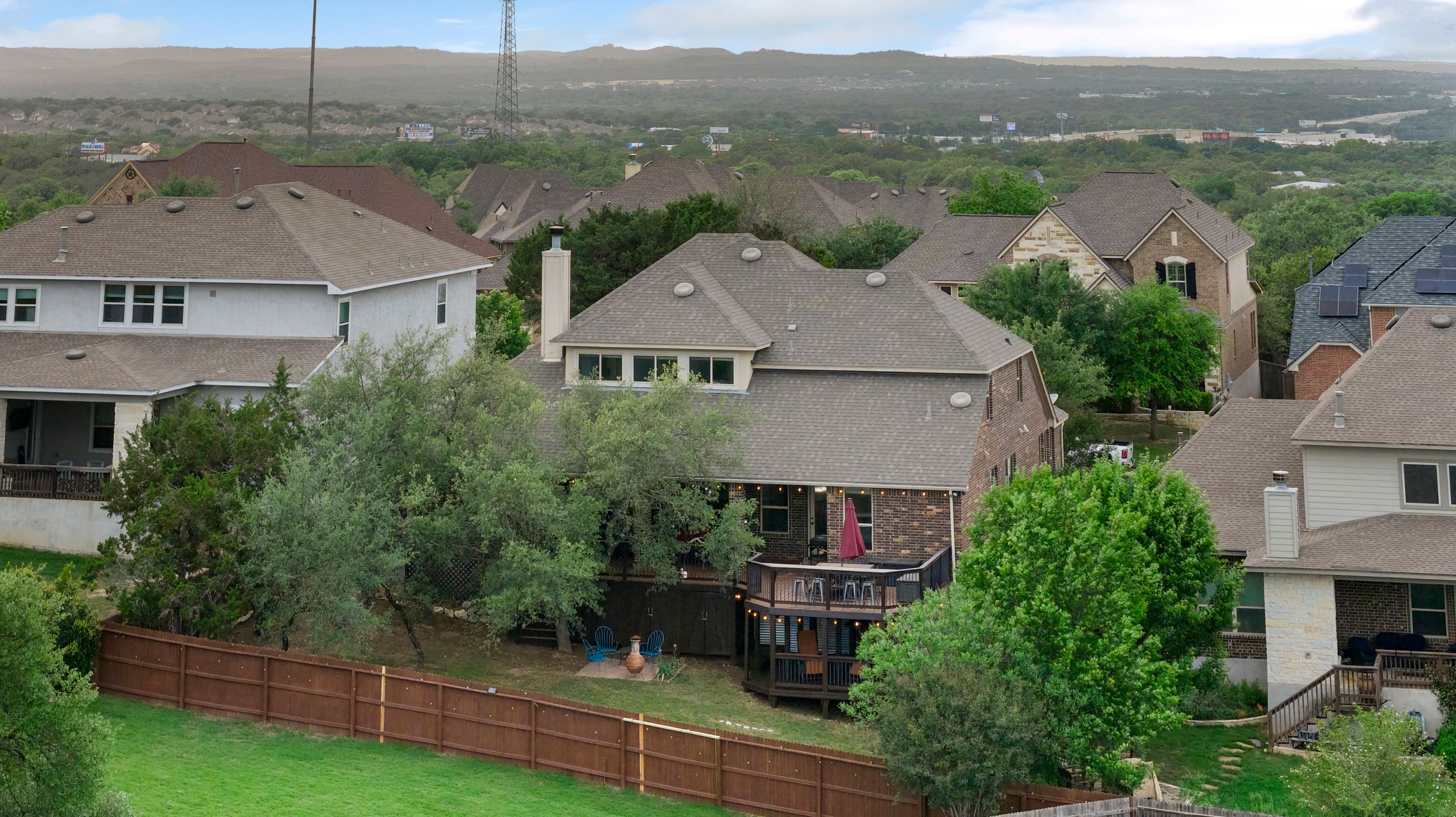  Thoughtfully Designed with Exceptional Floor Plan - 物件實景