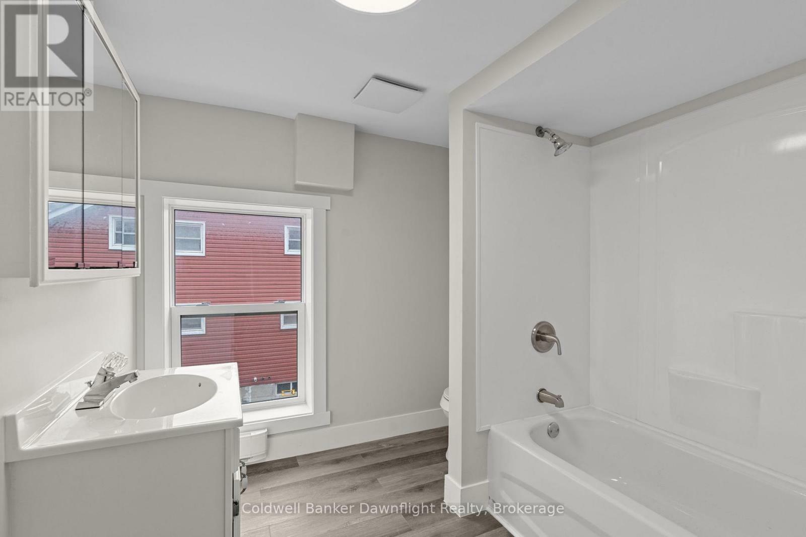 HURON EAST (SEAFORTH), Ontario, N0K 1W0, CA, 3 Bedrooms Bedrooms, ,2 BathroomsBathrooms,Residential,For Sale,1837892