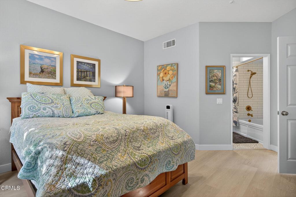 Moorpark, California, 93021, United States, 2 Bedrooms Bedrooms, ,3 BathroomsBathrooms,Residential,For Sale,1989466