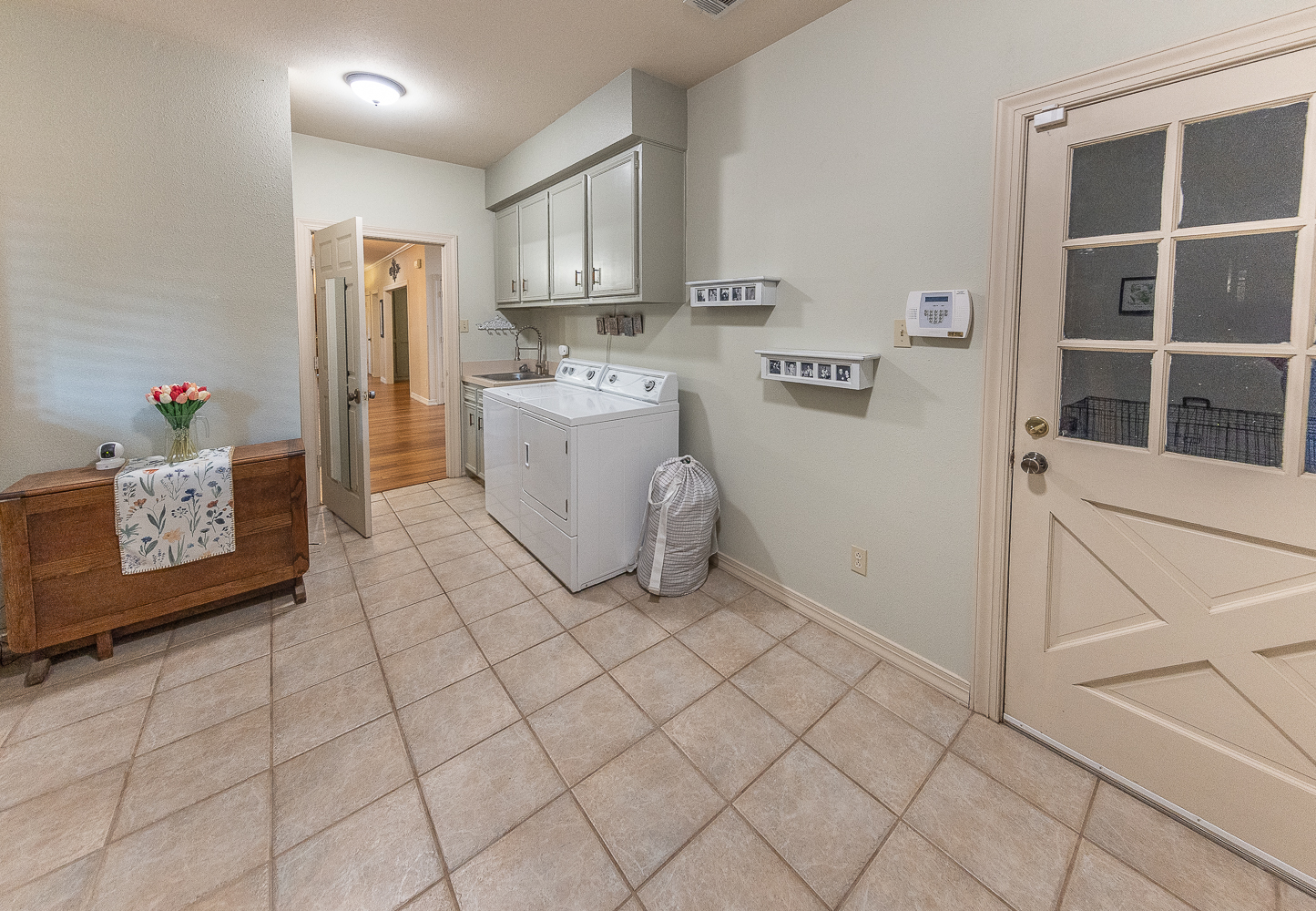 Lubbock, Texas, 79424, United States, 3 Bedrooms Bedrooms, ,3 BathroomsBathrooms,Residential,For Sale,1969049