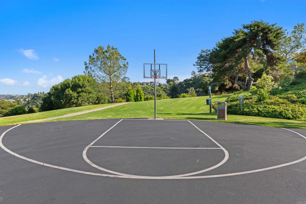 La Jolla, California, 92037, United States, 2 Bedrooms Bedrooms, ,3 BathroomsBathrooms,Residential,For Sale,1938534