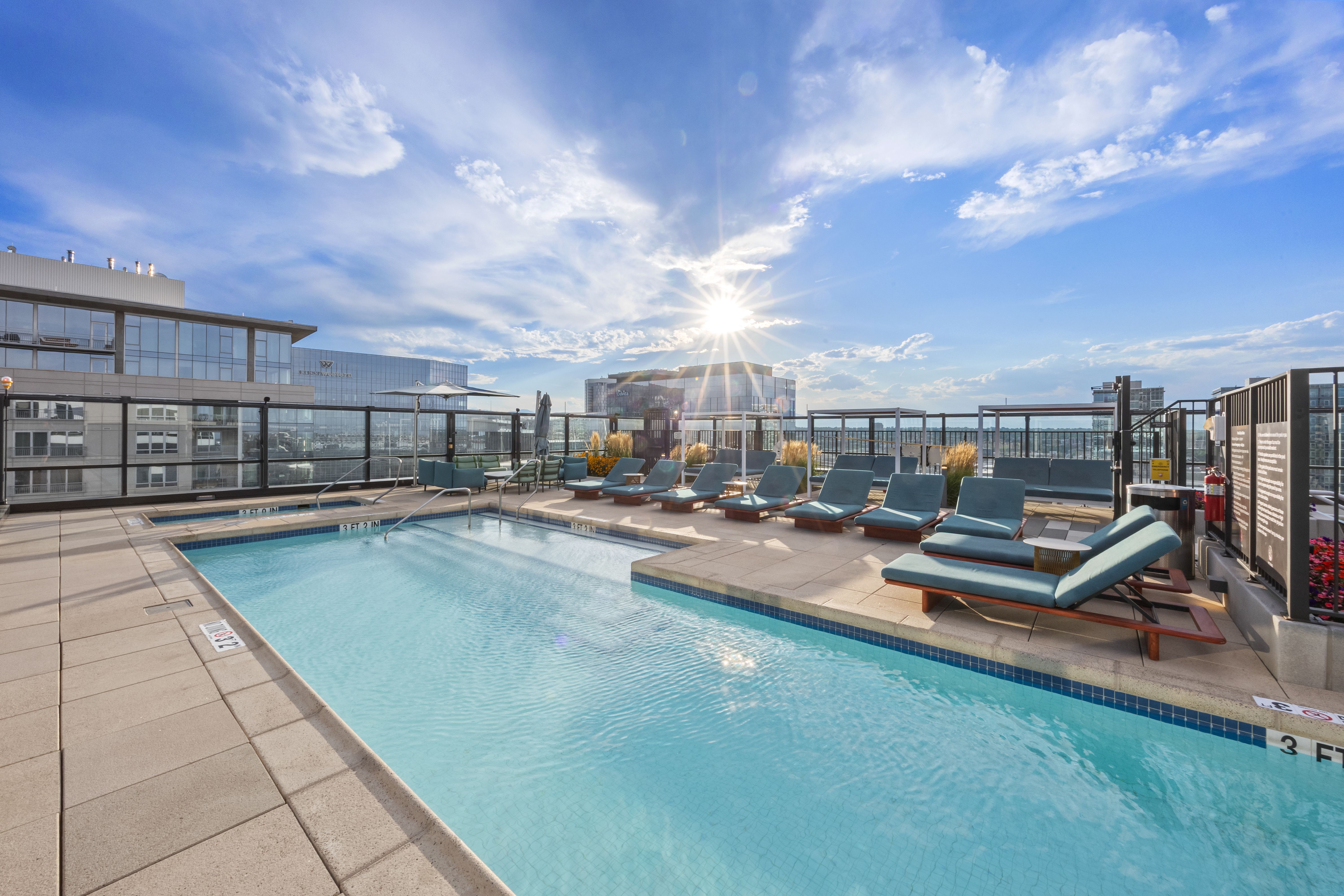  Terrace Views & Full-Service Downtown Living at The Coloradan - 物件實景