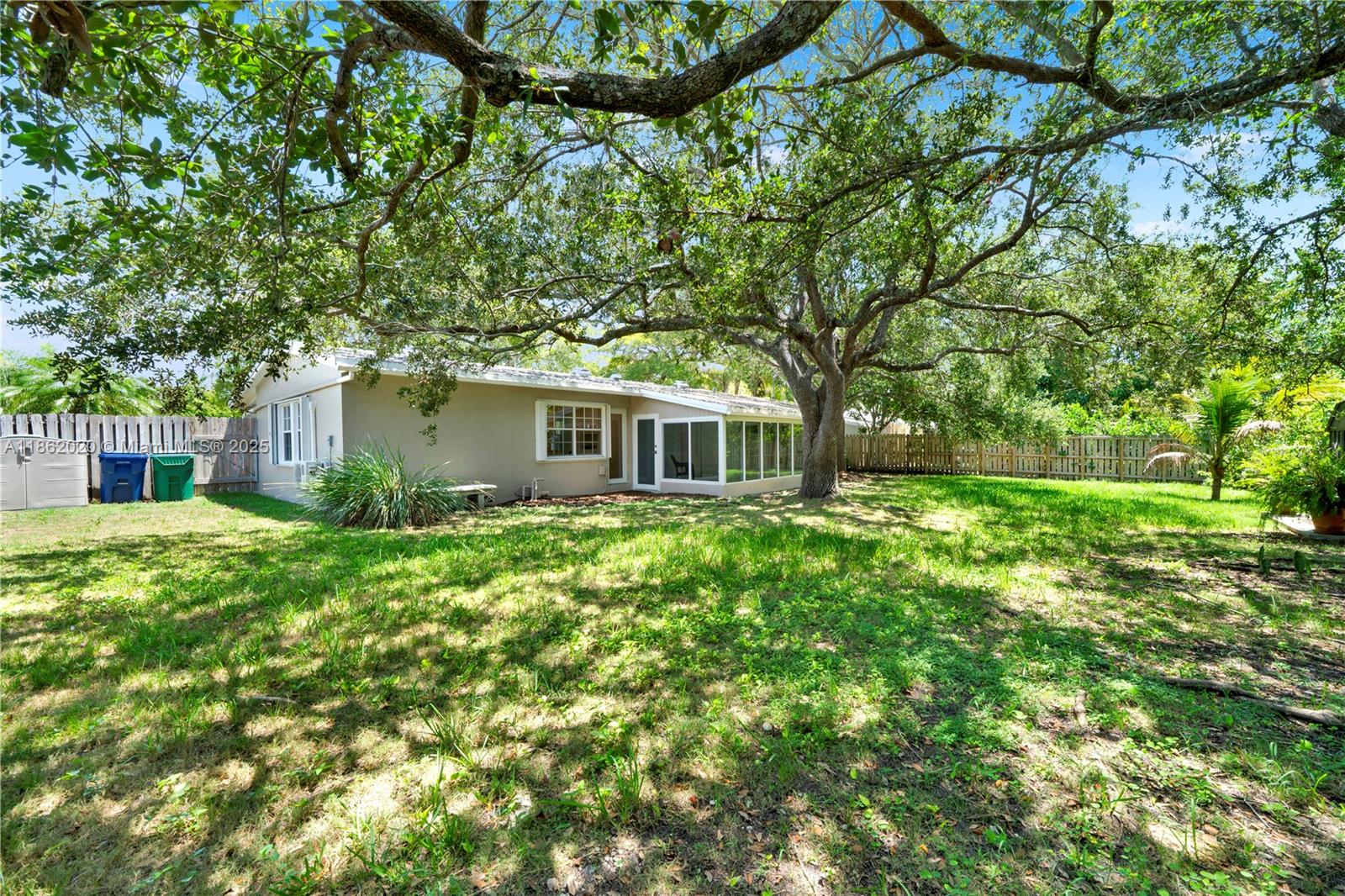 Miami, Florida, 33157, United States, 2 Bedrooms Bedrooms, ,1 BathroomBathrooms,Residential,For Sale,1932105