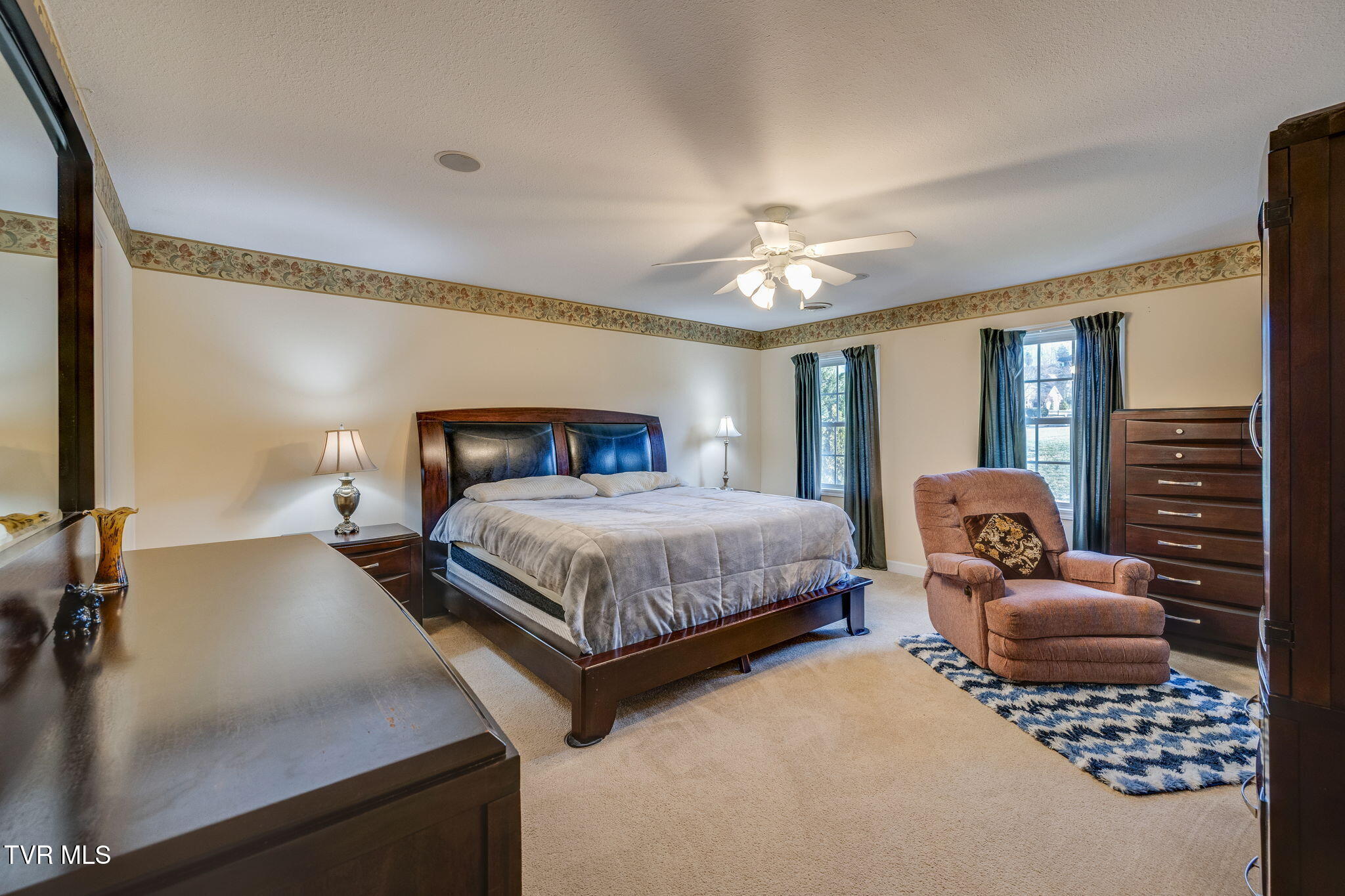 Johnson City, Tennessee, 37601, United States, 5 Bedrooms Bedrooms, ,4 BathroomsBathrooms,Residential,For Sale,2049001