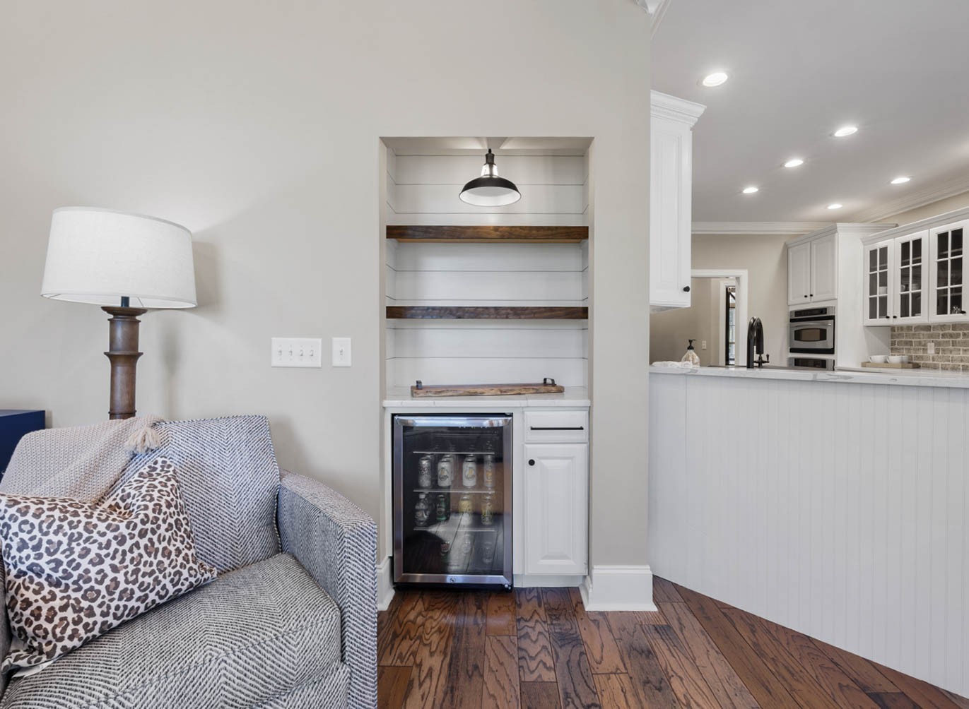 Clarksville, Tennessee, 37043, United States, 4 Bedrooms Bedrooms, ,5 BathroomsBathrooms,Residential,For Sale,1997798