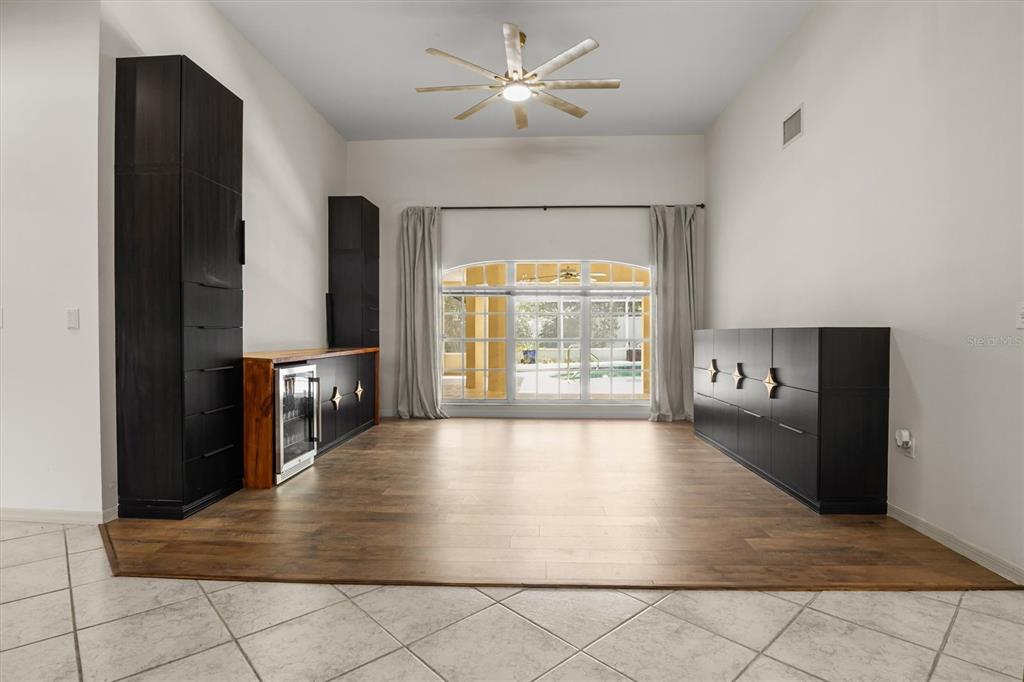 Lakeland, Florida, 33813, United States, 4 Bedrooms Bedrooms, ,4 BathroomsBathrooms,Residential,For Sale,1948005