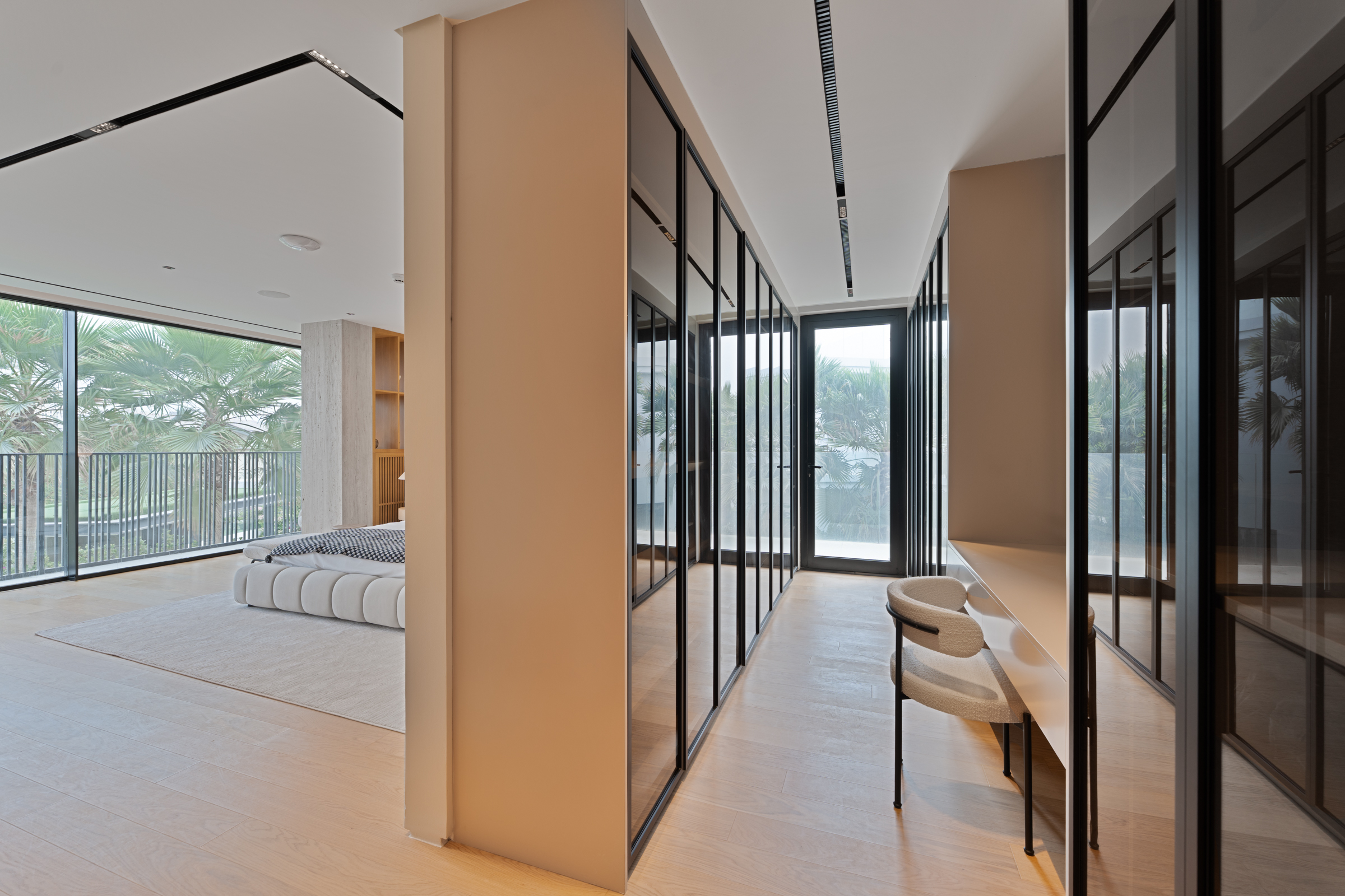  Refined Ready-to-Move Villa With Lake Views in JGE - 物件實景