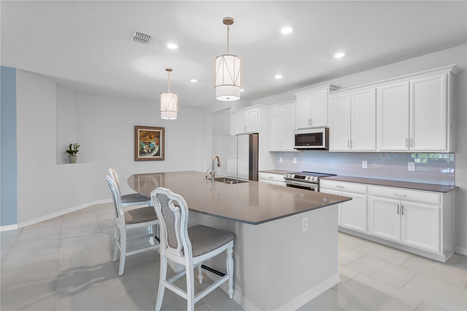 MOUNT DORA, Florida, 32757, United States, 4 Bedrooms Bedrooms, ,4 BathroomsBathrooms,Residential,For Sale,1978918