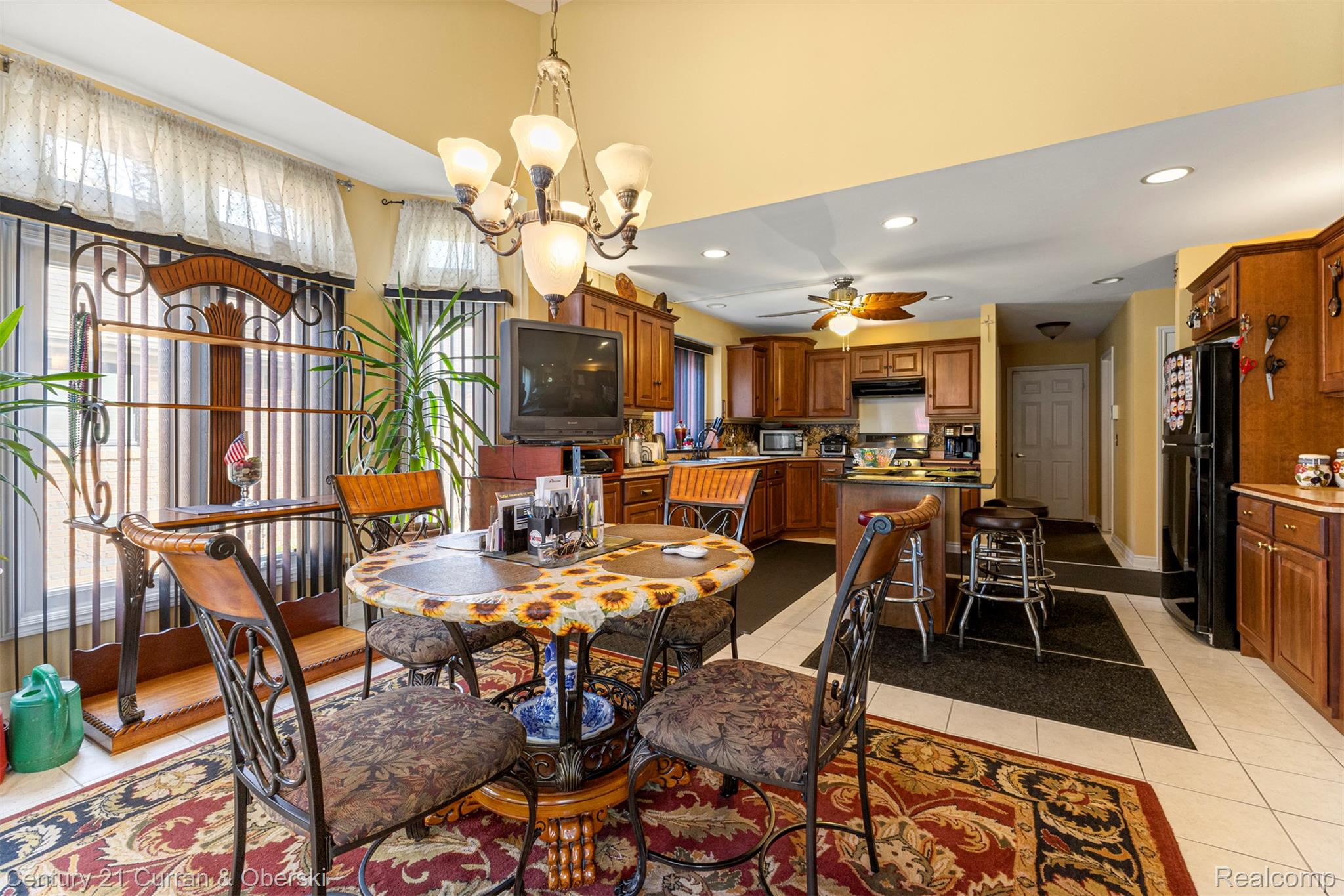 Clinton Charter Township, Michigan, 48038, United States, 4 Bedrooms Bedrooms, ,4 BathroomsBathrooms,Residential,For Sale,1979436