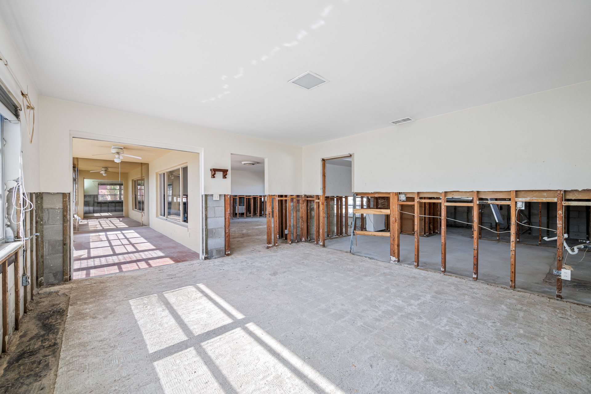 St Pete Beach, Florida, 33706, United States, 3 Bedrooms Bedrooms, ,2 BathroomsBathrooms,Residential,For Sale,1979000