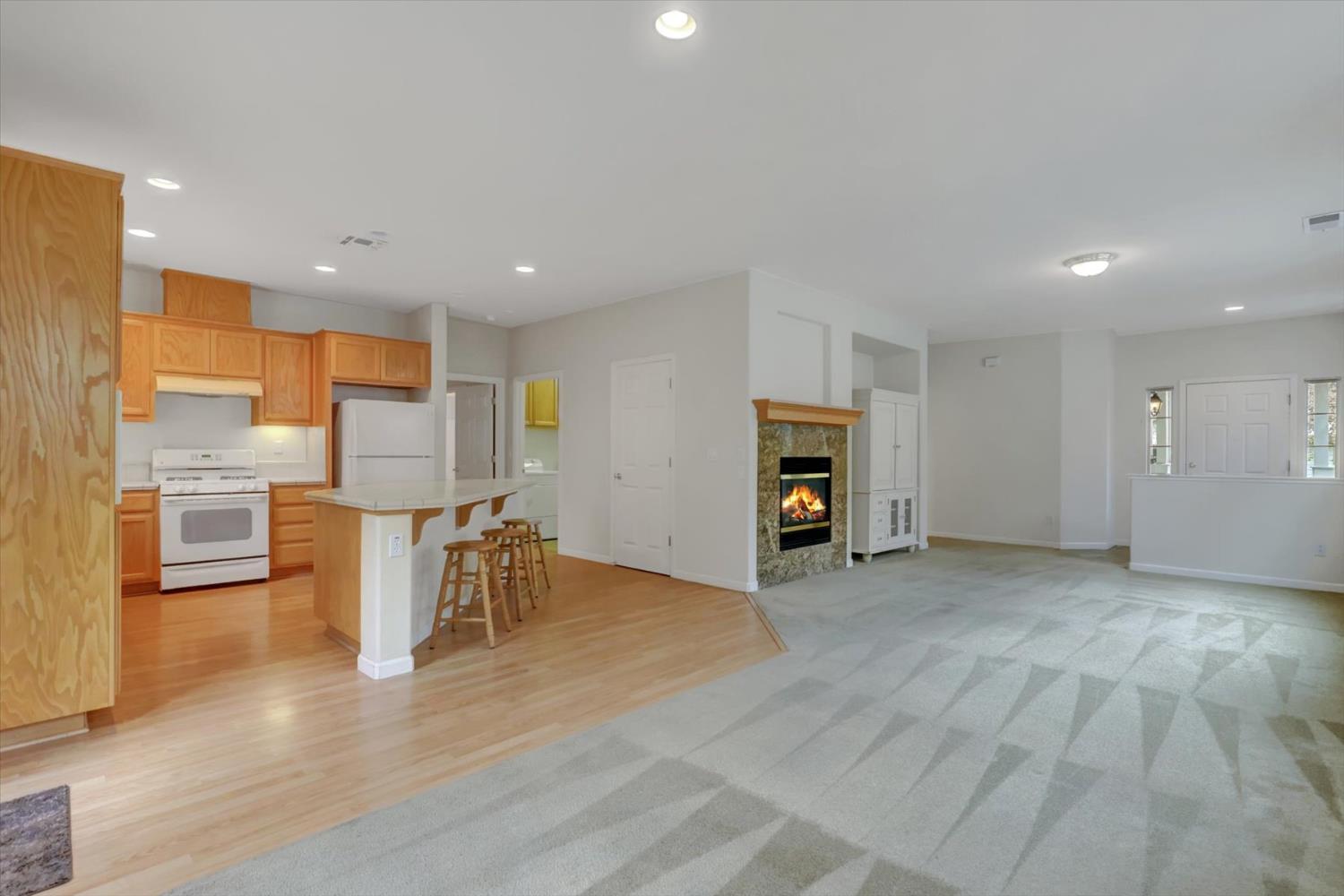 Grass Valley, California, 95945, United States, 2 Bedrooms Bedrooms, ,2 BathroomsBathrooms,Residential,For Sale,1996447