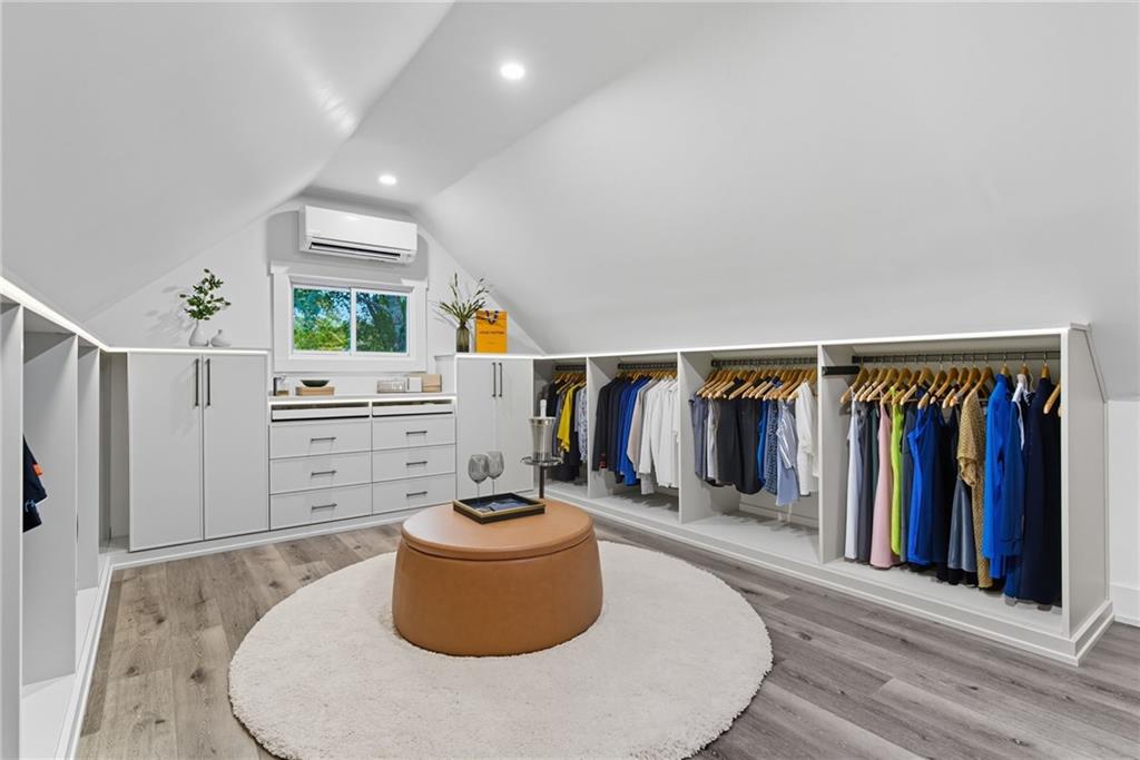 Alpharetta, Georgia, 30005, United States, 4 Bedrooms Bedrooms, ,6 BathroomsBathrooms,Residential,For Sale,1983404