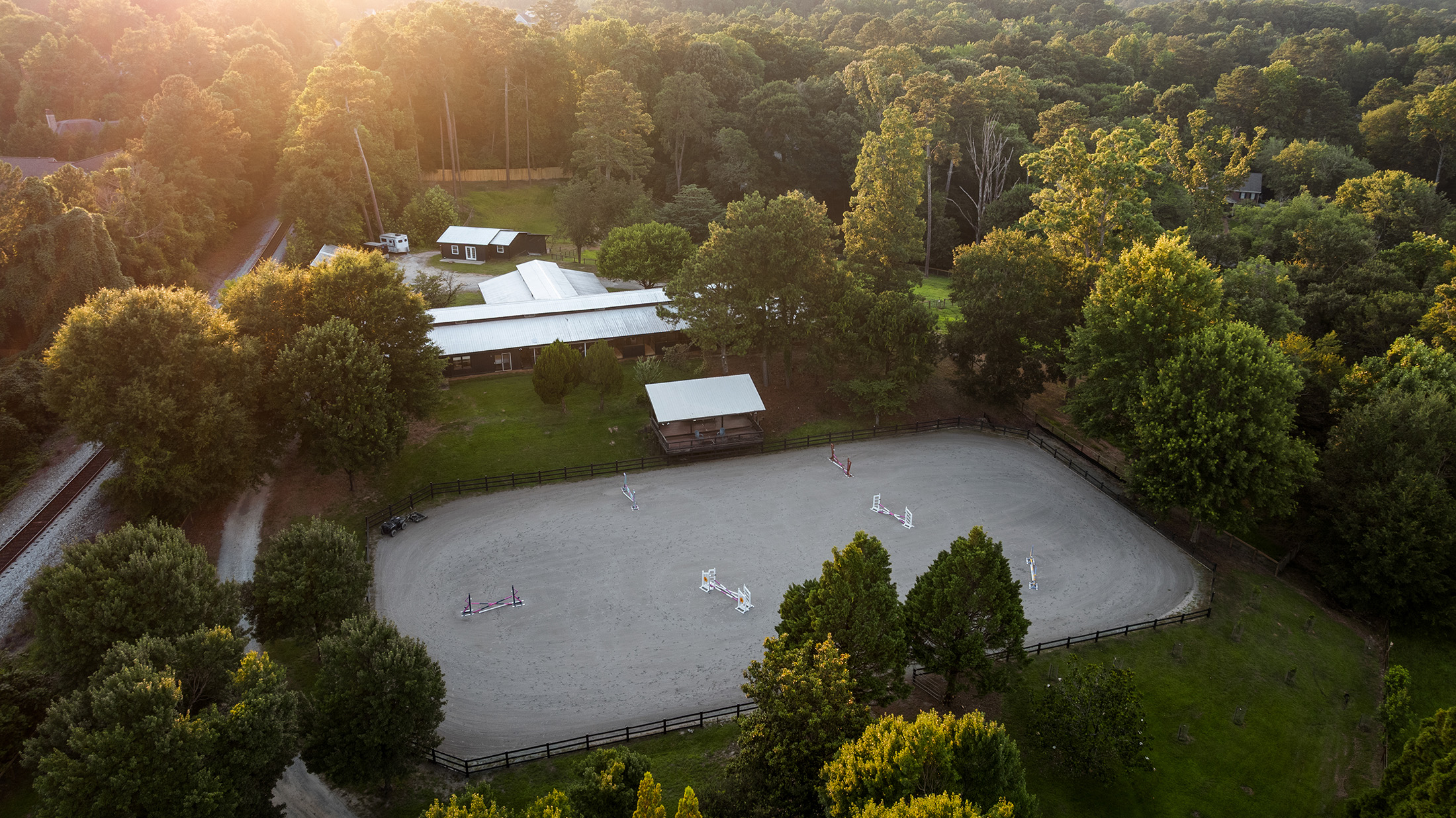  Rare Equestrian Facility with Prestigious Address - 物件實景