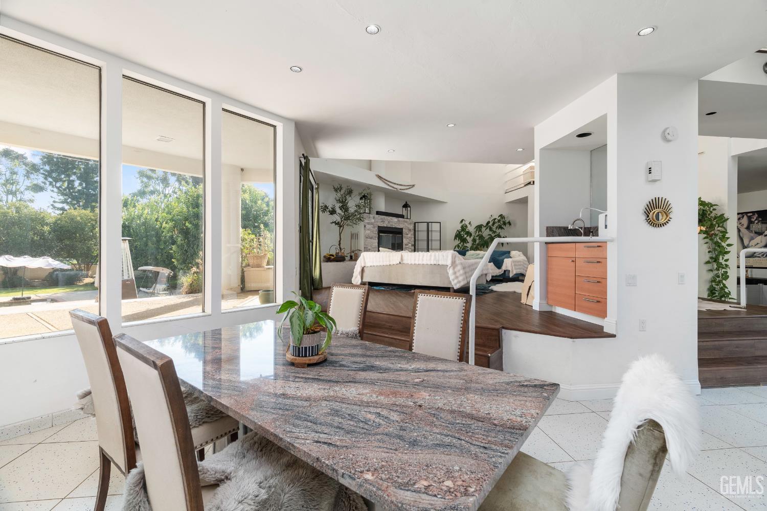 Bakersfield, California, 93308, United States, 5 Bedrooms Bedrooms, ,4 BathroomsBathrooms,Residential,For Sale,1975349