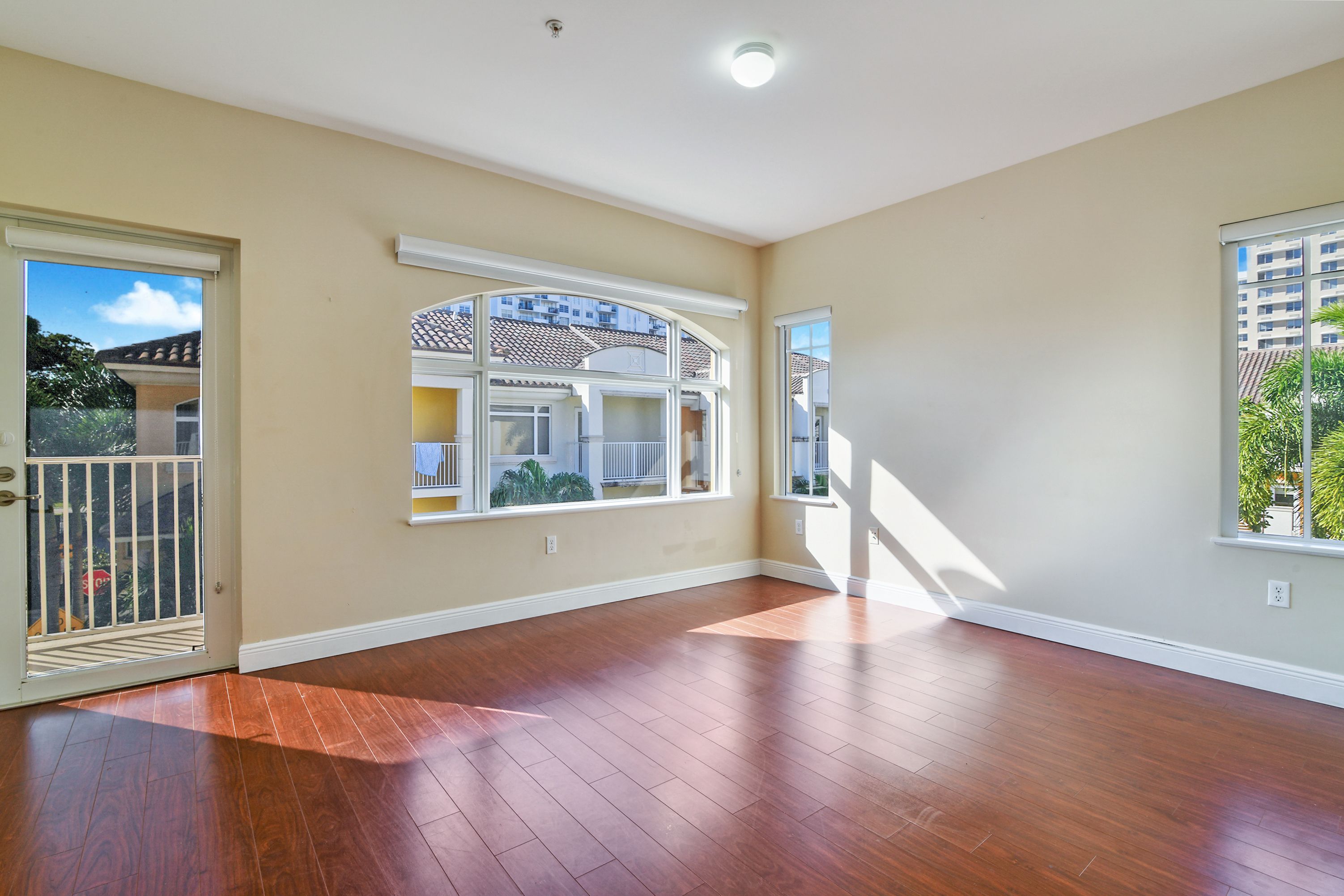  2707 NE 184th Ter, Aventura, FL, 33160 - 物件實景