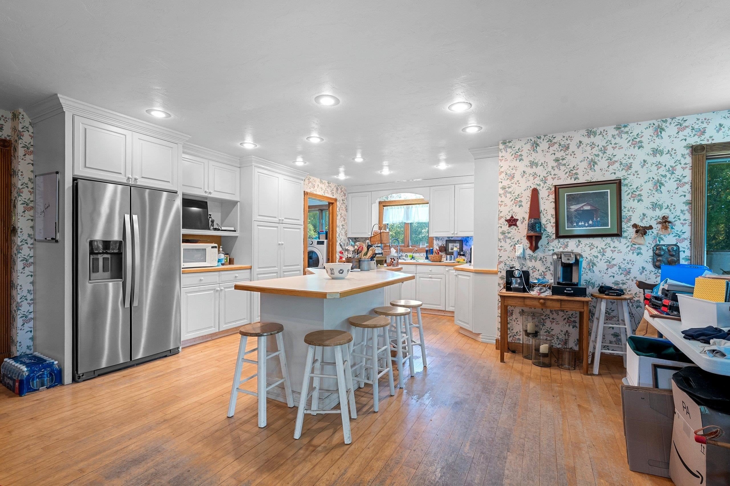 DE PERE, Wisconsin, 54115-9240, United States, 4 Bedrooms Bedrooms, ,4 BathroomsBathrooms,Residential,For Sale,2048017