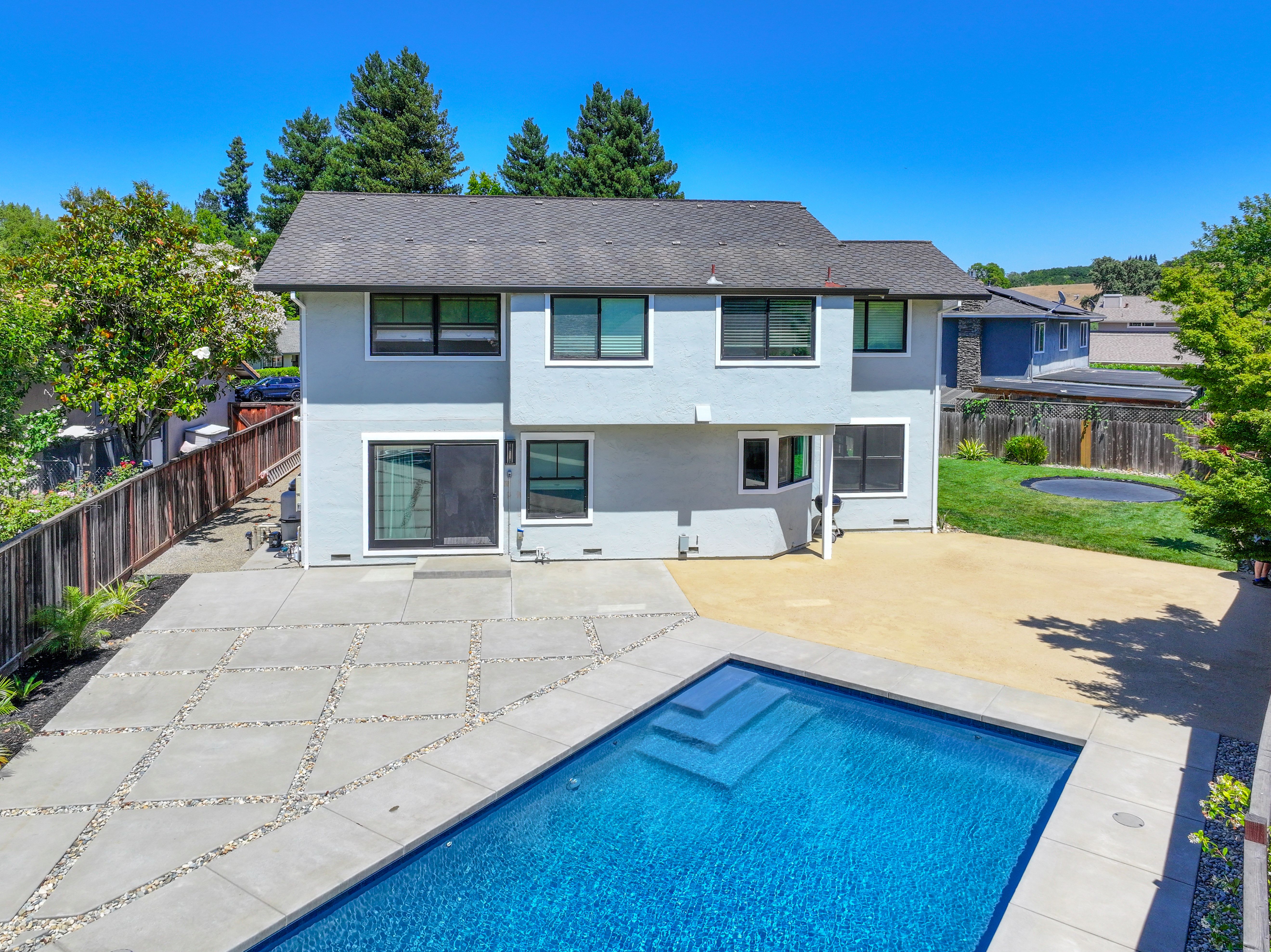  Modern Farm-Style Browns Valley Home - 物件實景
