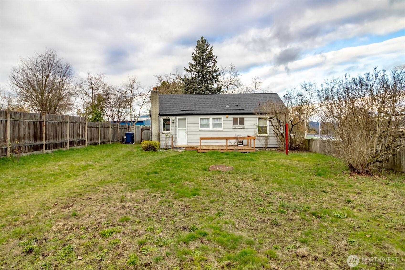 TUKWILA, Washington, 98168, United States, 2 Bedrooms Bedrooms, ,1 BathroomBathrooms,Residential,For Sale,2003003