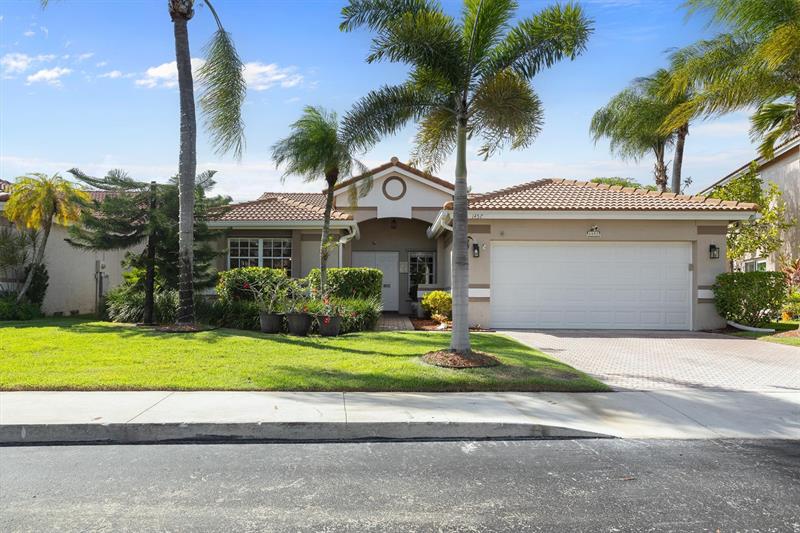 Sunrise, Florida, 33323, United States, 3 Bedrooms Bedrooms, ,2 BathroomsBathrooms,Residential,For Sale,1862219