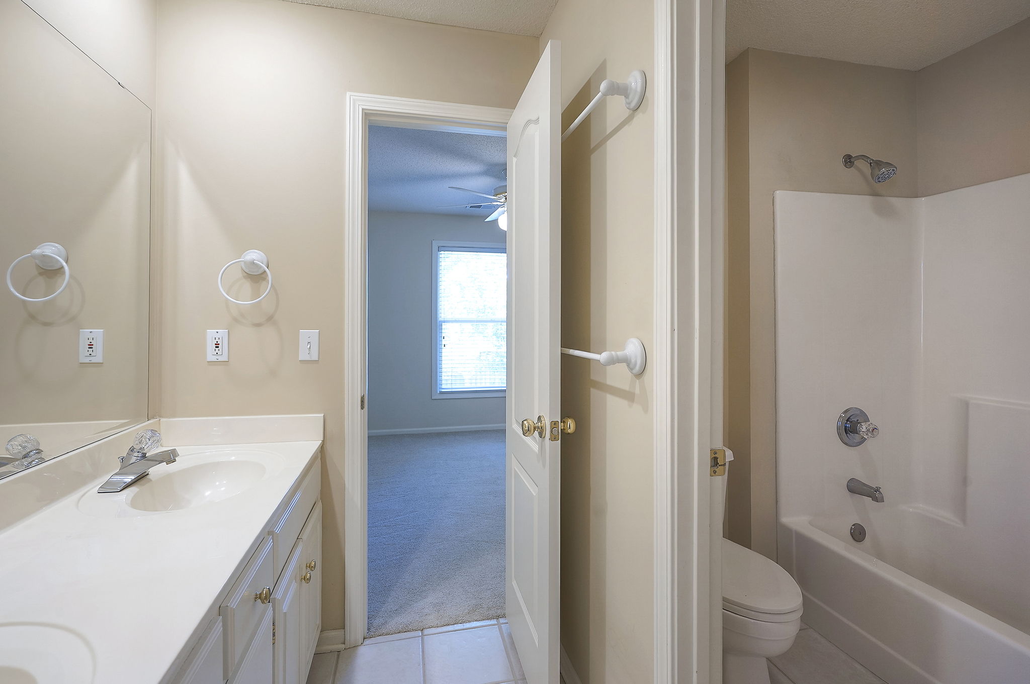  15223 Woodson Lane, Overland Park, KS 66223 - 物件實景