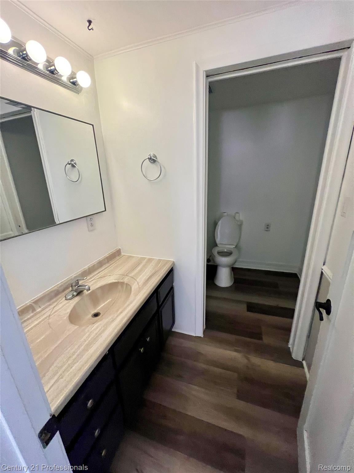 Northville, Michigan, 48167, United States, 4 Bedrooms Bedrooms, ,3 BathroomsBathrooms,Residential,For Sale,1923225