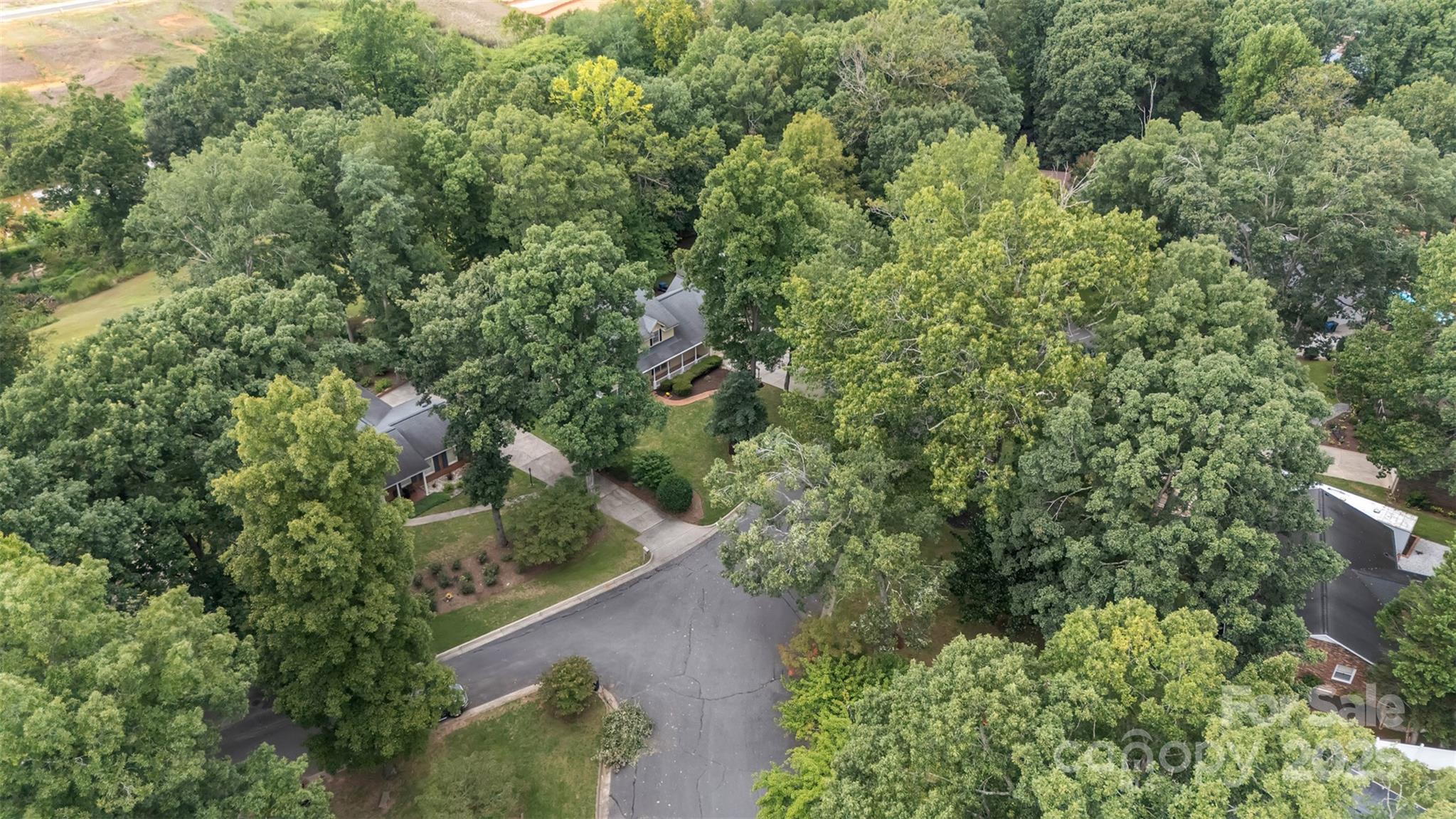 Hickory, North Carolina, 28601, United States, 5 Bedrooms Bedrooms, ,5 BathroomsBathrooms,Residential,For Sale,1941000