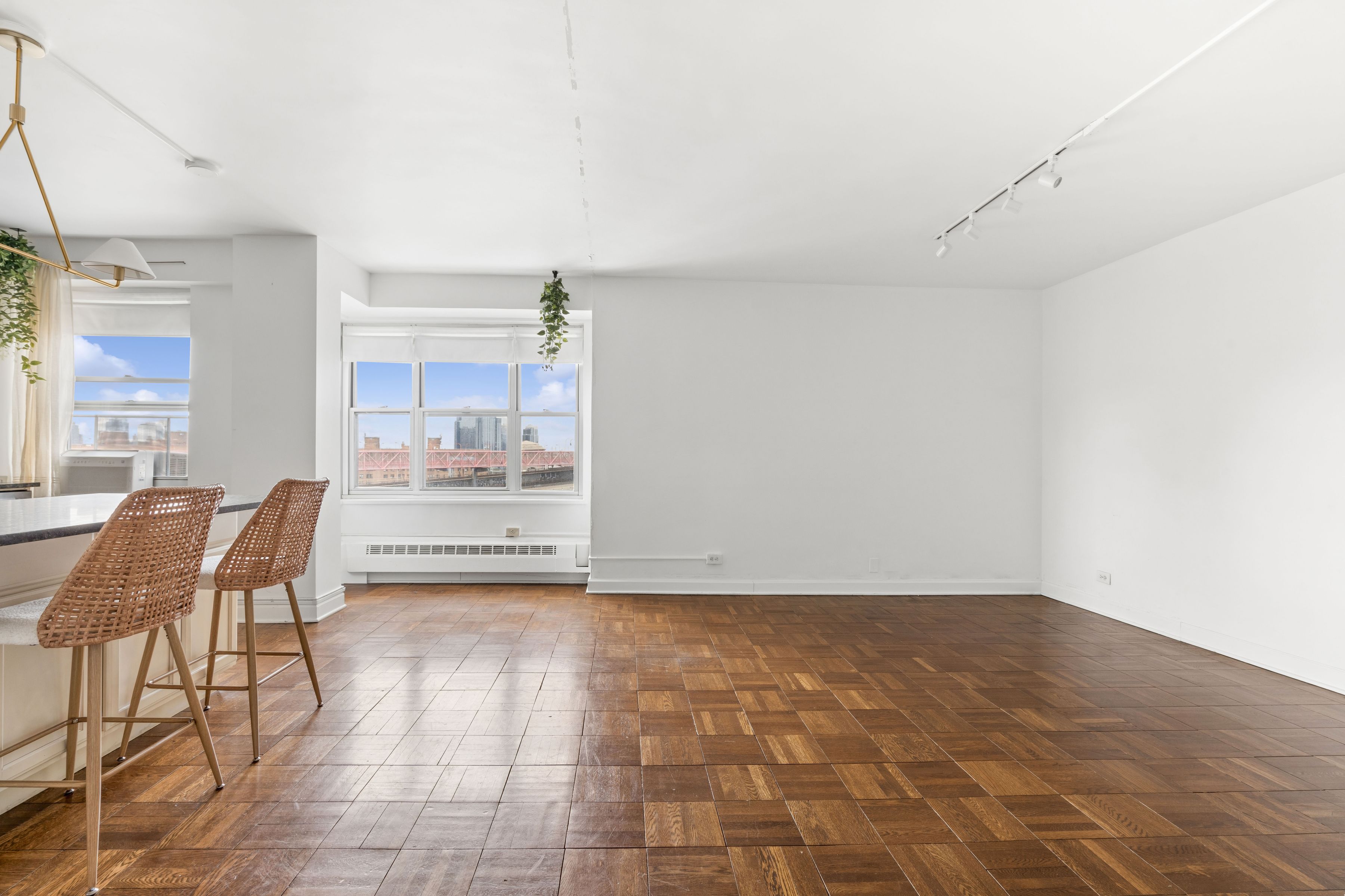  568 Grand Street - 物件實景