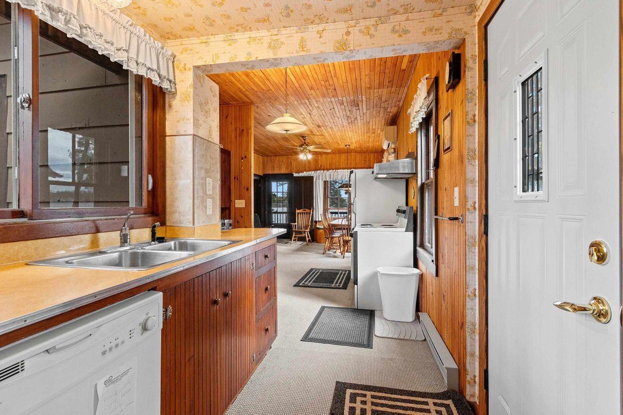CLINTONVILLE, Wisconsin, 54929, United States, 3 Bedrooms Bedrooms, ,1 BathroomBathrooms,Residential,For Sale,1828359