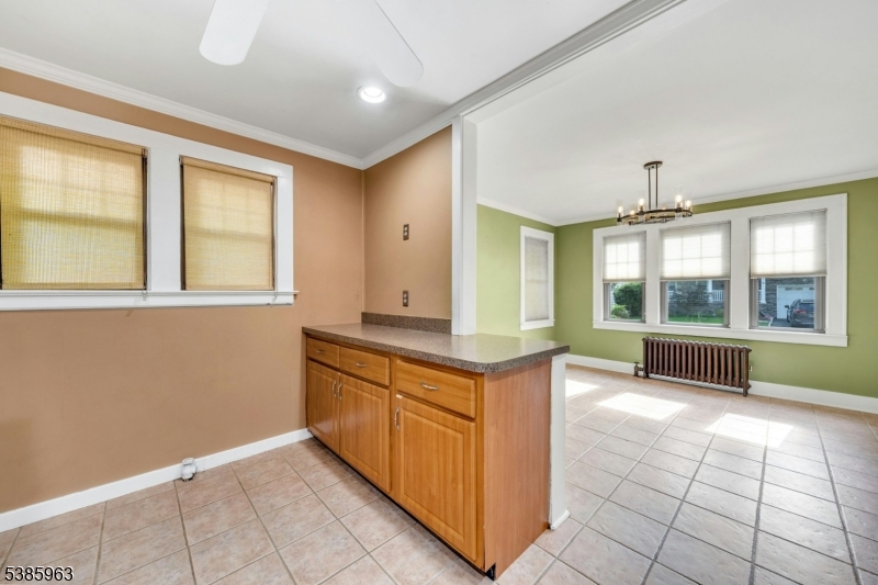 Livingston Twp., New Jersey, 07039, United States, 2 Bedrooms Bedrooms, ,2 BathroomsBathrooms,Residential,For Sale,1951171