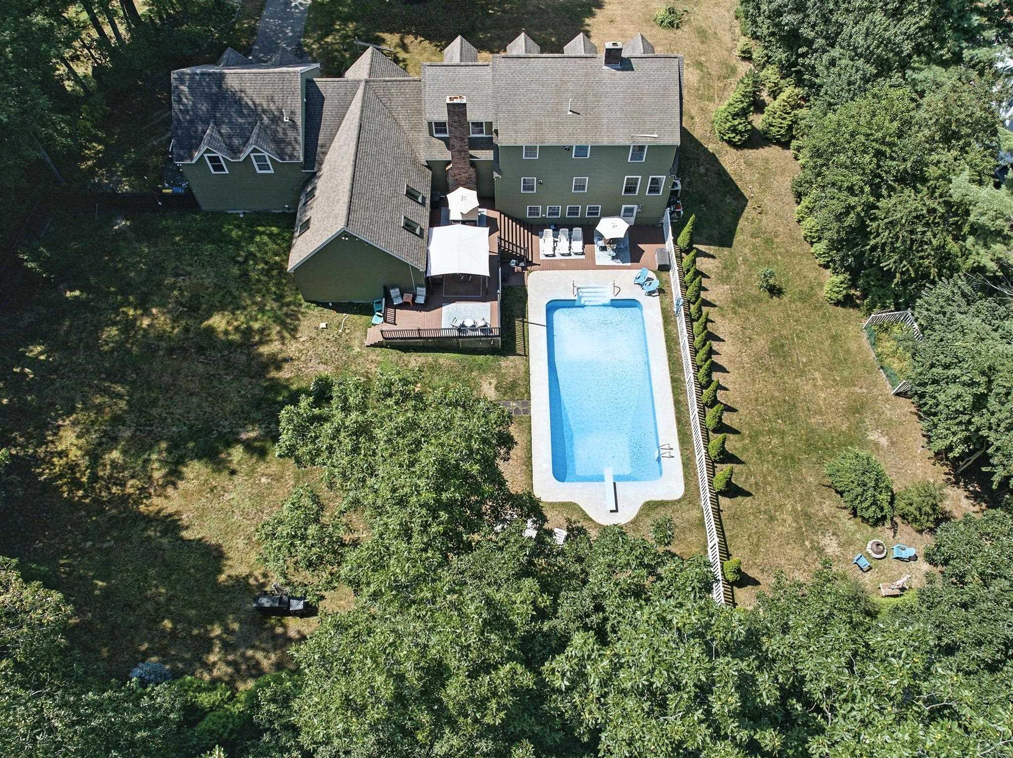 Plaistow, New Hampshire, 03865, United States, 4 Bedrooms Bedrooms, ,3 BathroomsBathrooms,Residential,For Sale,1987491