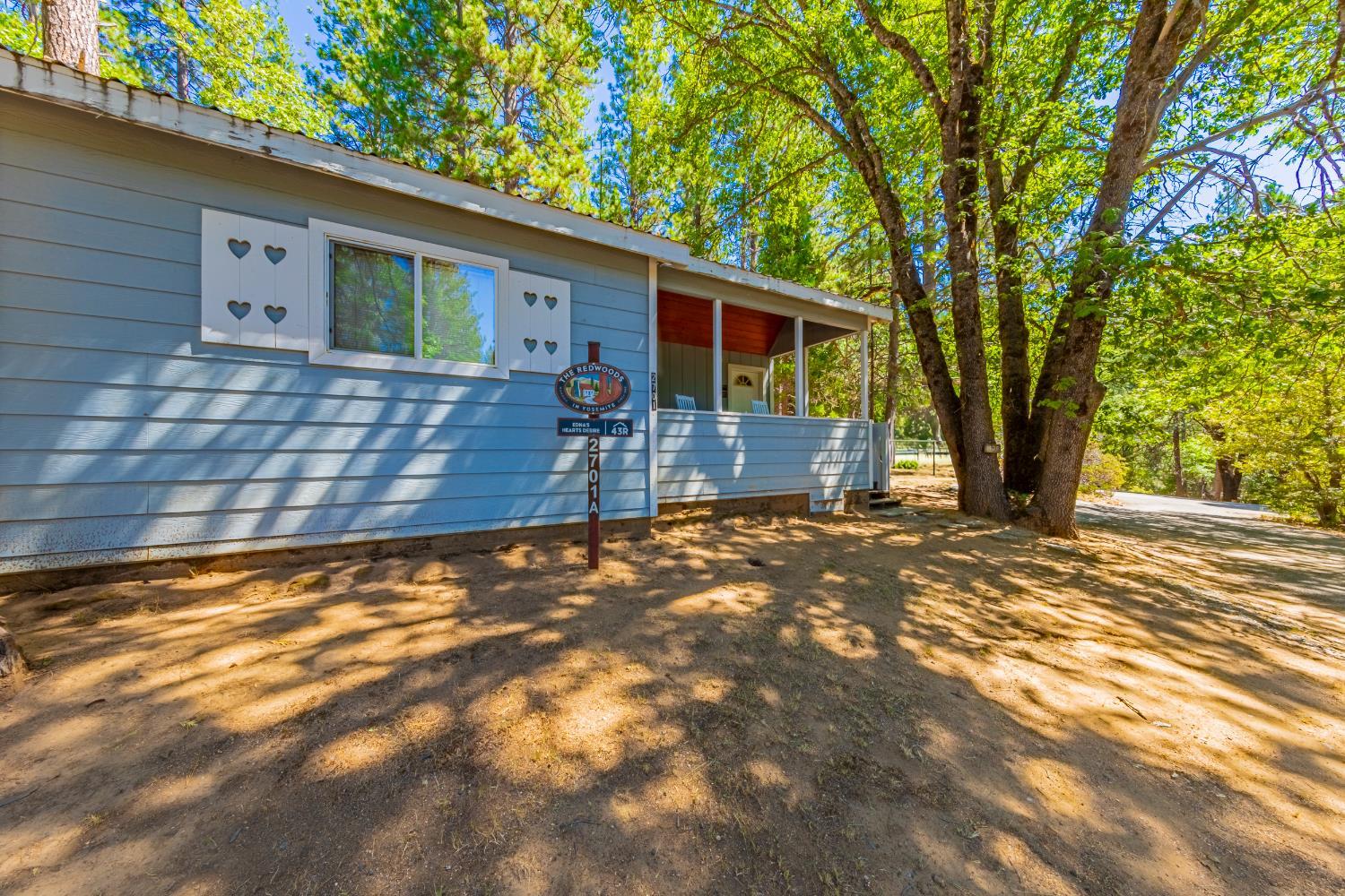 Yosemite, California, 95389, United States, 5 Bedrooms Bedrooms, ,4 BathroomsBathrooms,Residential,For Sale,1975650