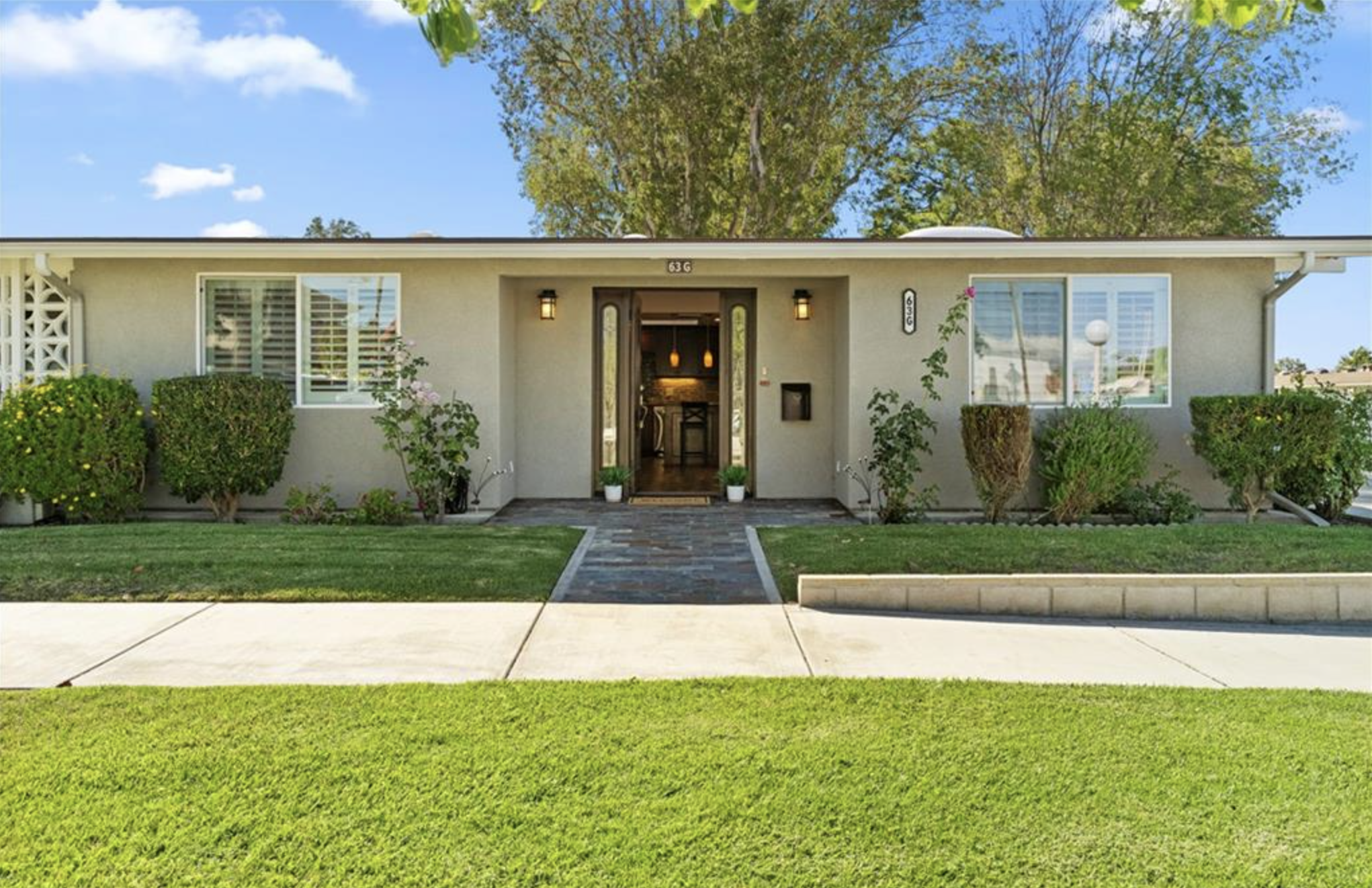 Seal Beach, California, 90740, United States, 2 Bedrooms Bedrooms, ,2 BathroomsBathrooms,Residential,For Sale,1996114