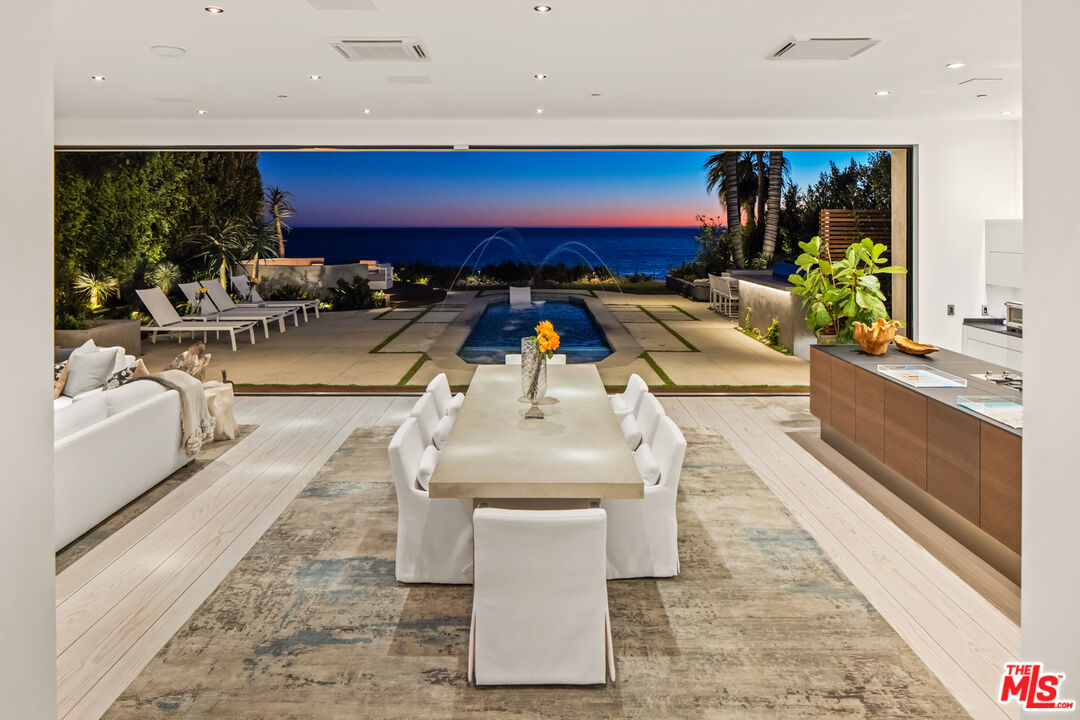 Malibu, California, 90265, United States, 3 Bedrooms Bedrooms, ,4 BathroomsBathrooms,Residential,For Sale,1746173