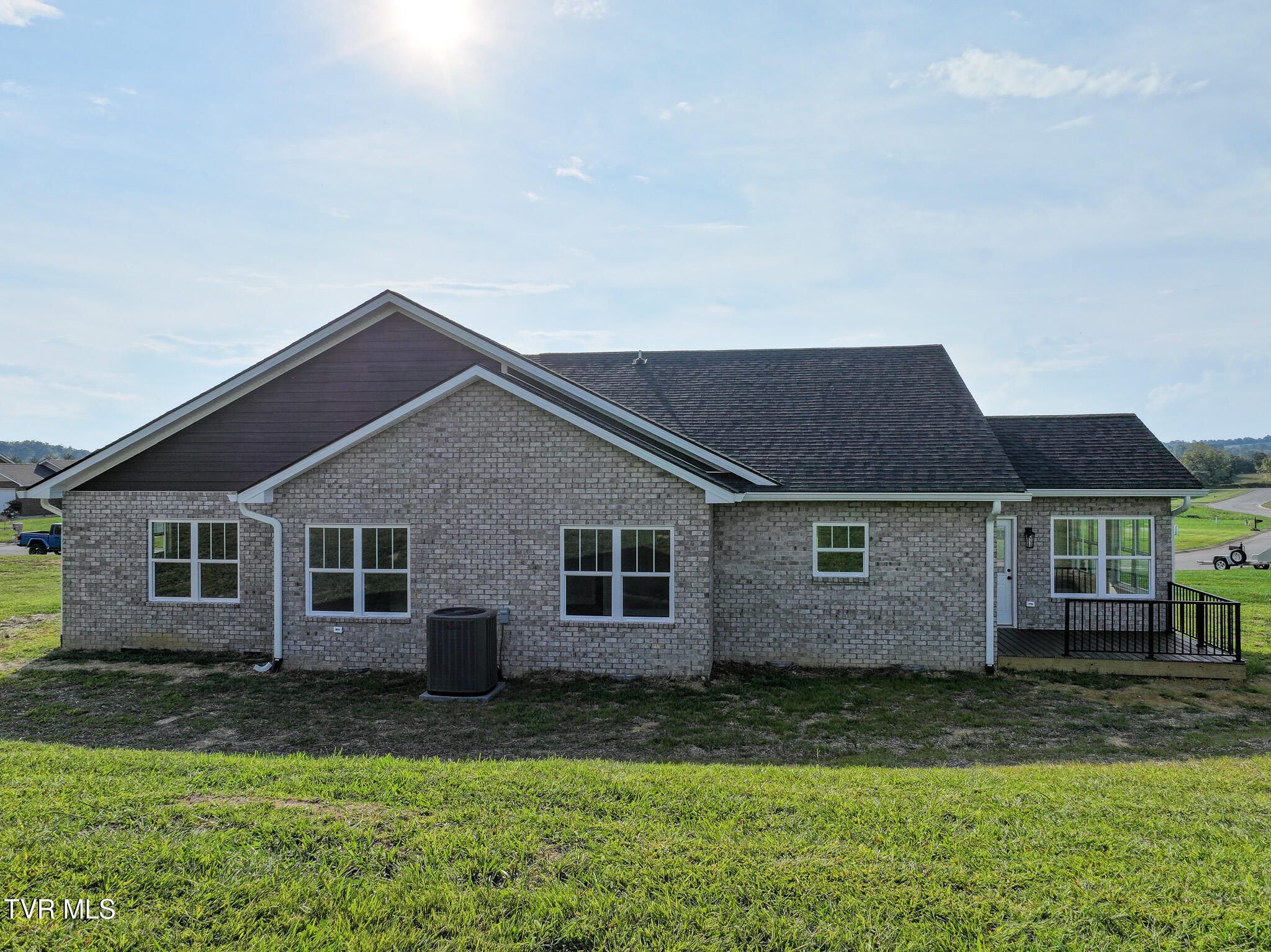 Greeneville, Tennessee, 37745, United States, 3 Bedrooms Bedrooms, ,2 BathroomsBathrooms,Residential,For Sale,1984464