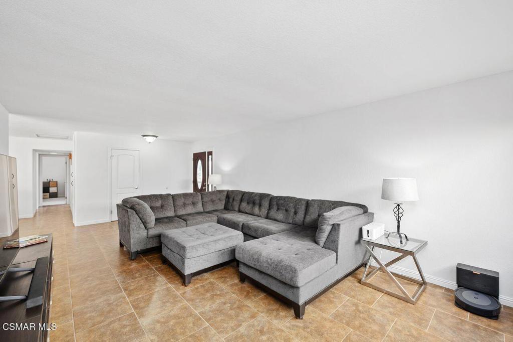 Simi Valley, California, 93065, United States, 3 Bedrooms Bedrooms, ,2 BathroomsBathrooms,Residential,For Sale,1960953