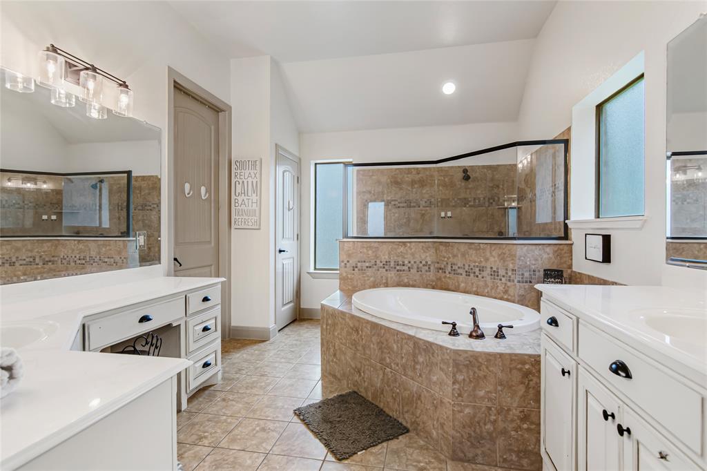 Azle, Texas, 76020, United States, 3 Bedrooms Bedrooms, ,3 BathroomsBathrooms,Residential,For Sale,1934218