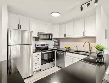 Watertown, Massachusetts, 02472, United States, 2 Bedrooms Bedrooms, ,1 BathroomBathrooms,Residential,For Sale,1951365