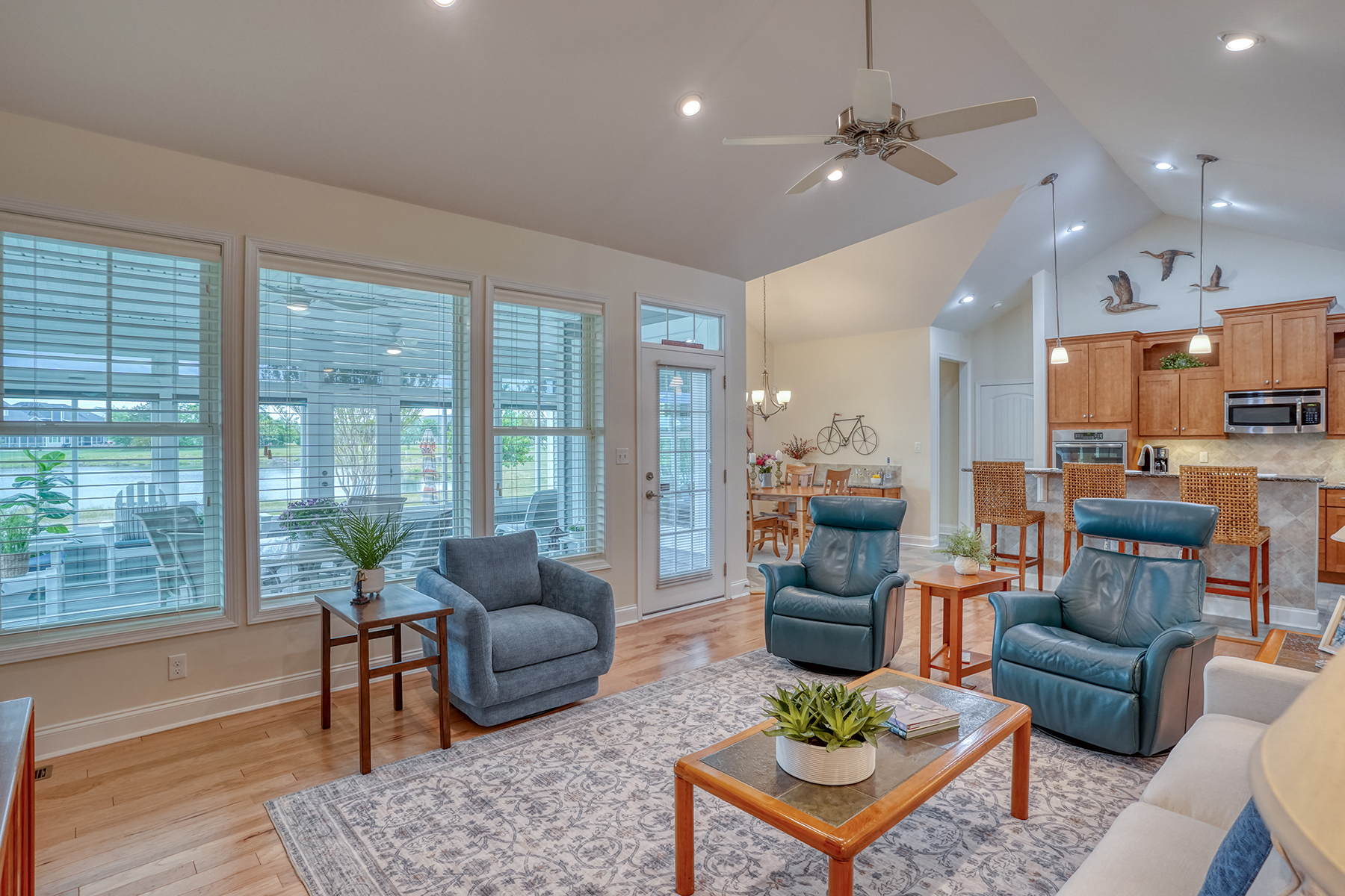 35510 Higgins Drive - 物件實景