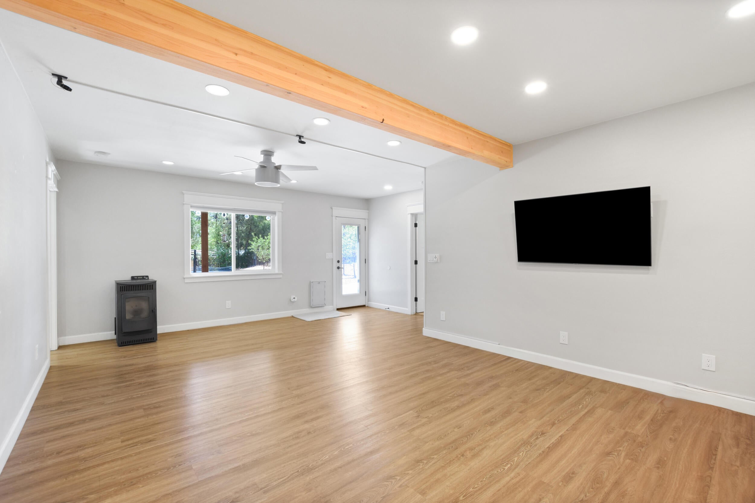 Payson, Arizona, 85541, United States, 4 Bedrooms Bedrooms, ,3 BathroomsBathrooms,Residential,For Sale,1821332