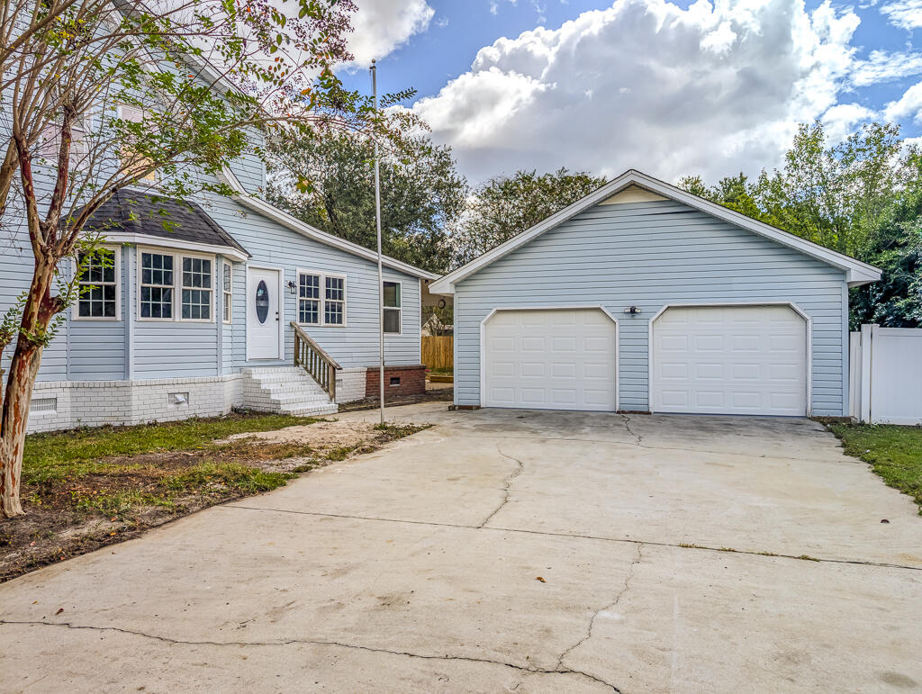 Moncks Corner, South Carolina, 29461, United States, 4 Bedrooms Bedrooms, ,3 BathroomsBathrooms,Residential,For Sale,1986405